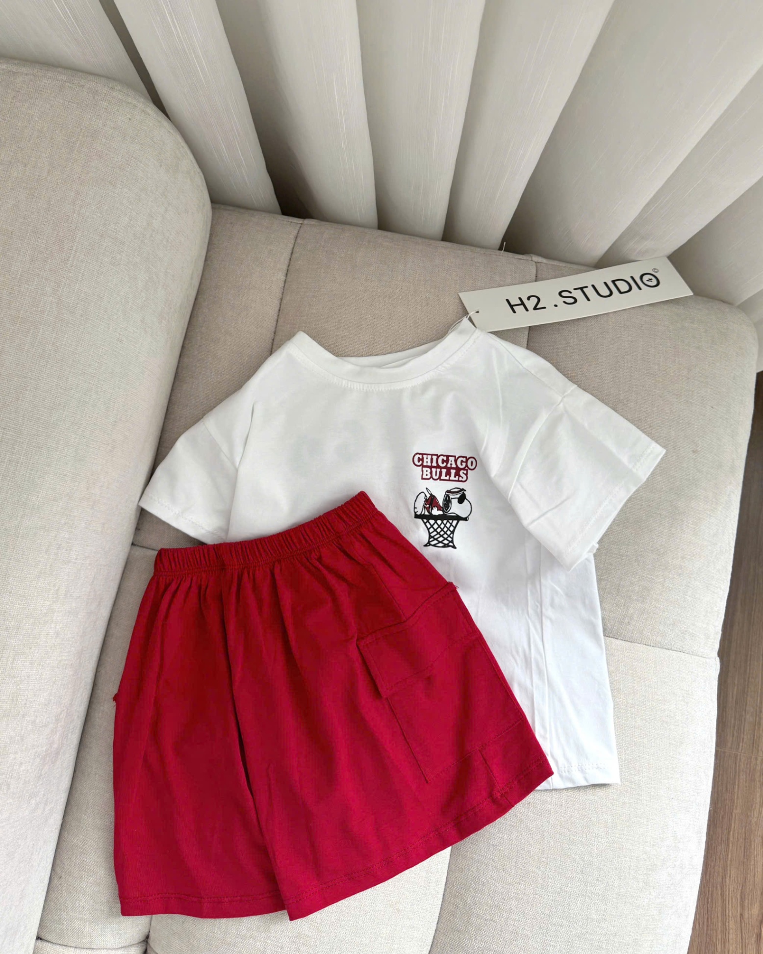 B325 - SET ÁO TRẮNG CHICAGO BULLS QUẦN ĐỎ