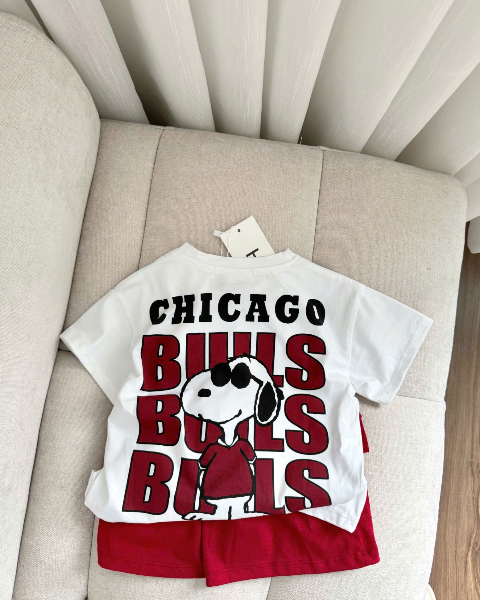 B325 - SET ÁO TRẮNG CHICAGO BULLS QUẦN ĐỎ