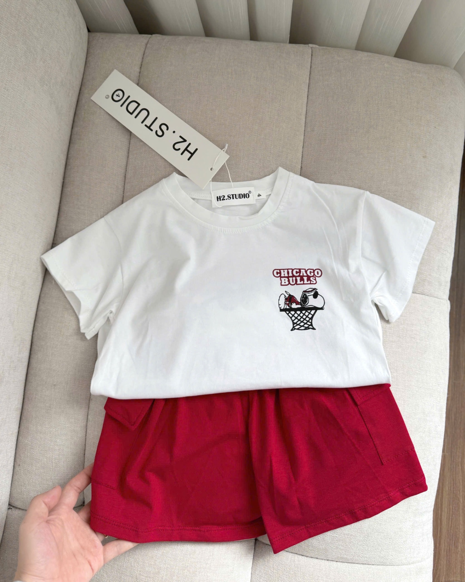 B325 - SET ÁO TRẮNG CHICAGO BULLS QUẦN ĐỎ