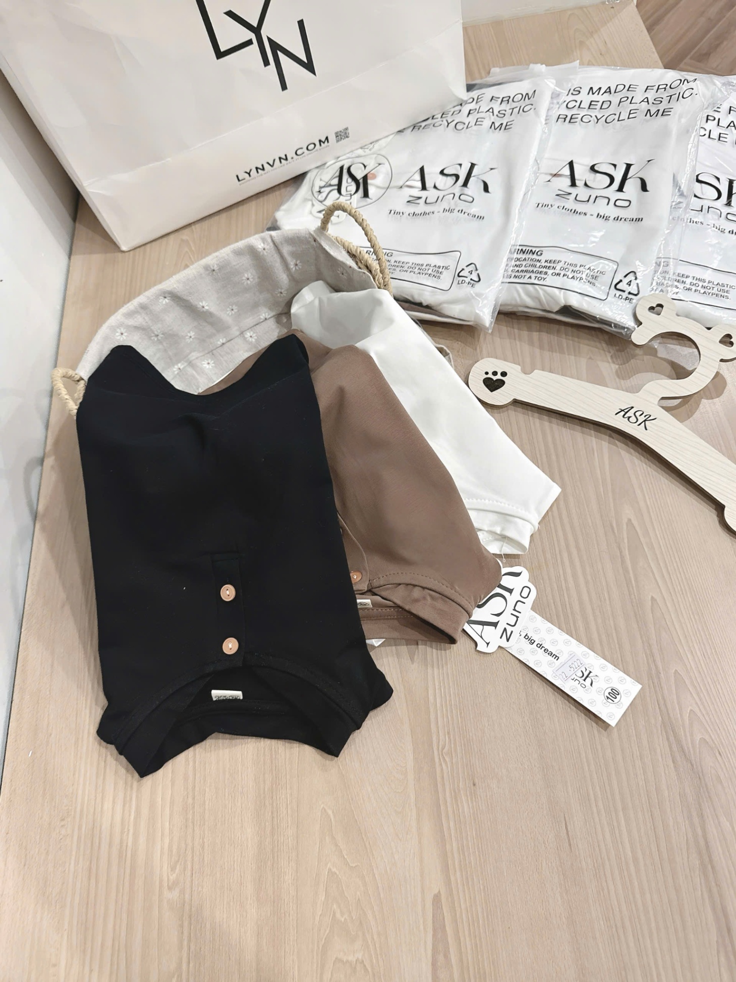 C121 - SET 3 ÁO CỔ TRỤ TRẮNG ĐEN NÂU