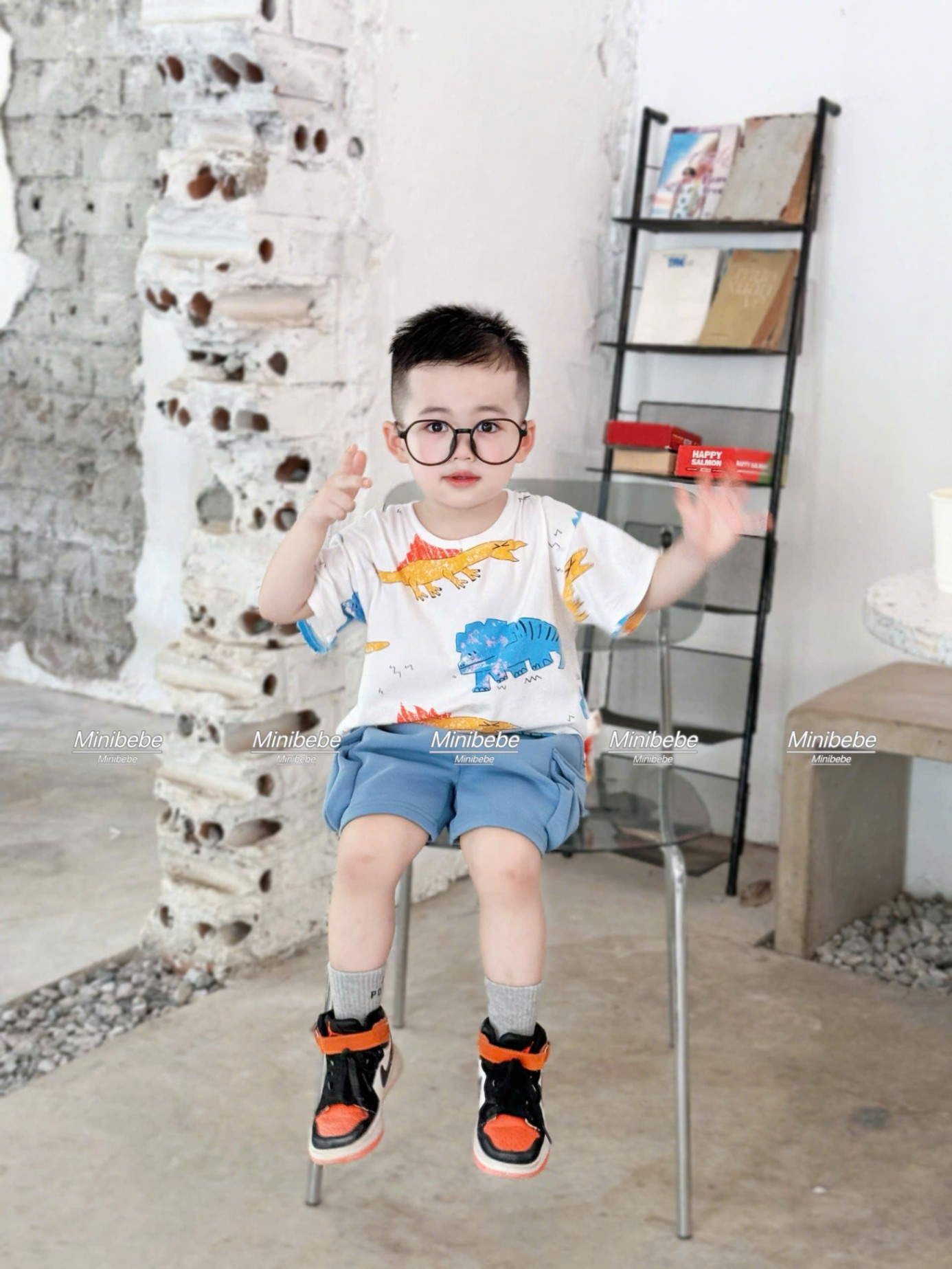A425 - SET BỘ KHỦNG LONG TRẮNG QUẦN TÚI HỘP XANH BT