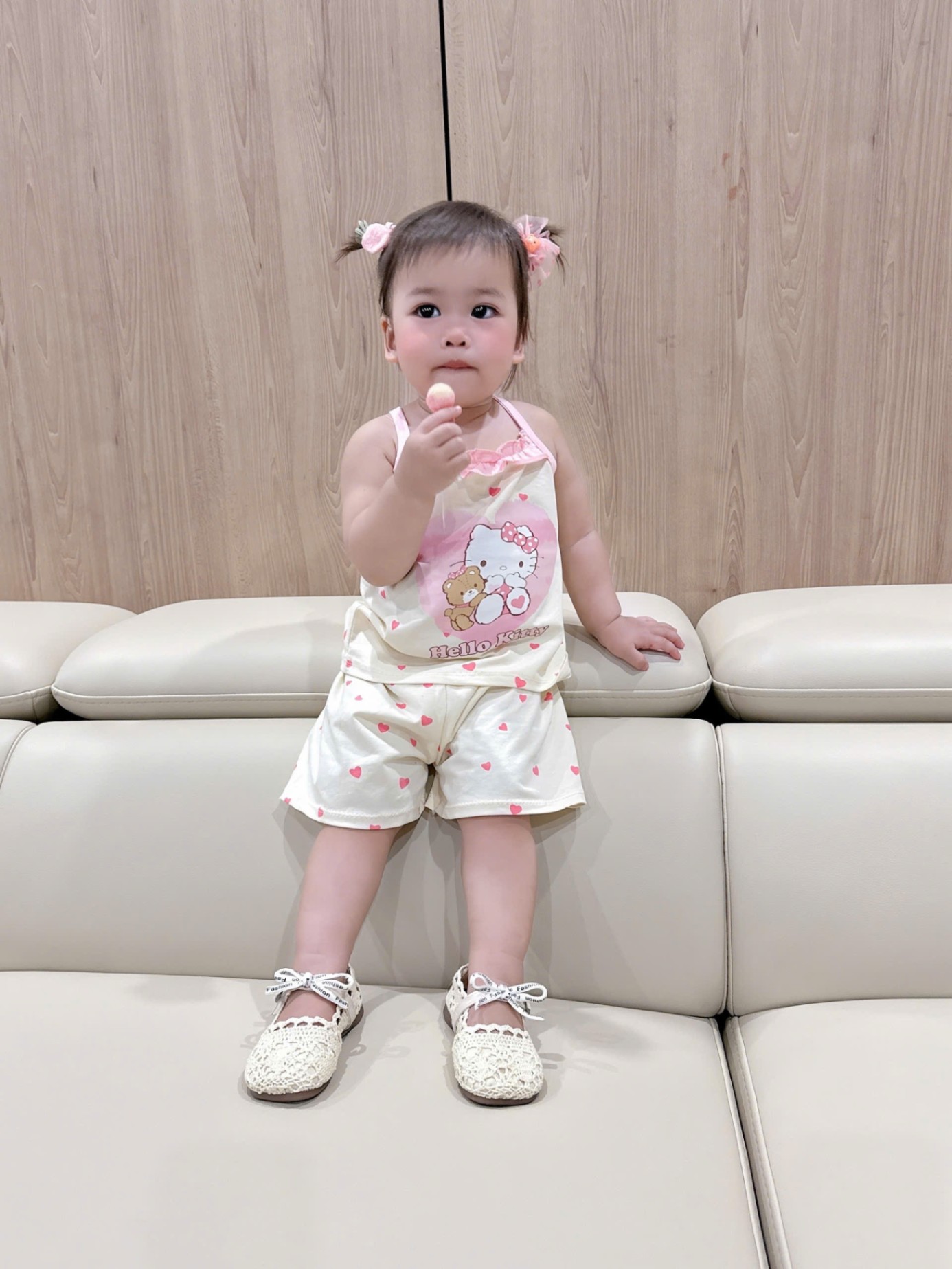 B547 - SET 2 BỘ HELLO KITTY 2 DÂY KEM HỒNG NHÚN VIỀN