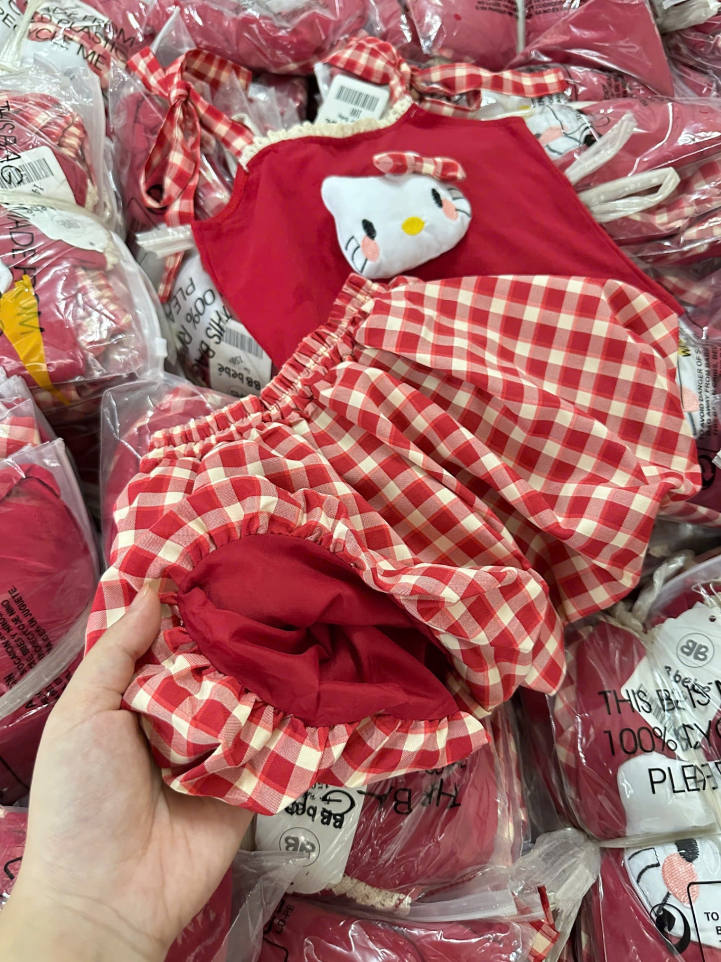 A136 - SET BỘ ĐỎ 2 DÂY KITTY NHỒI BÔNG