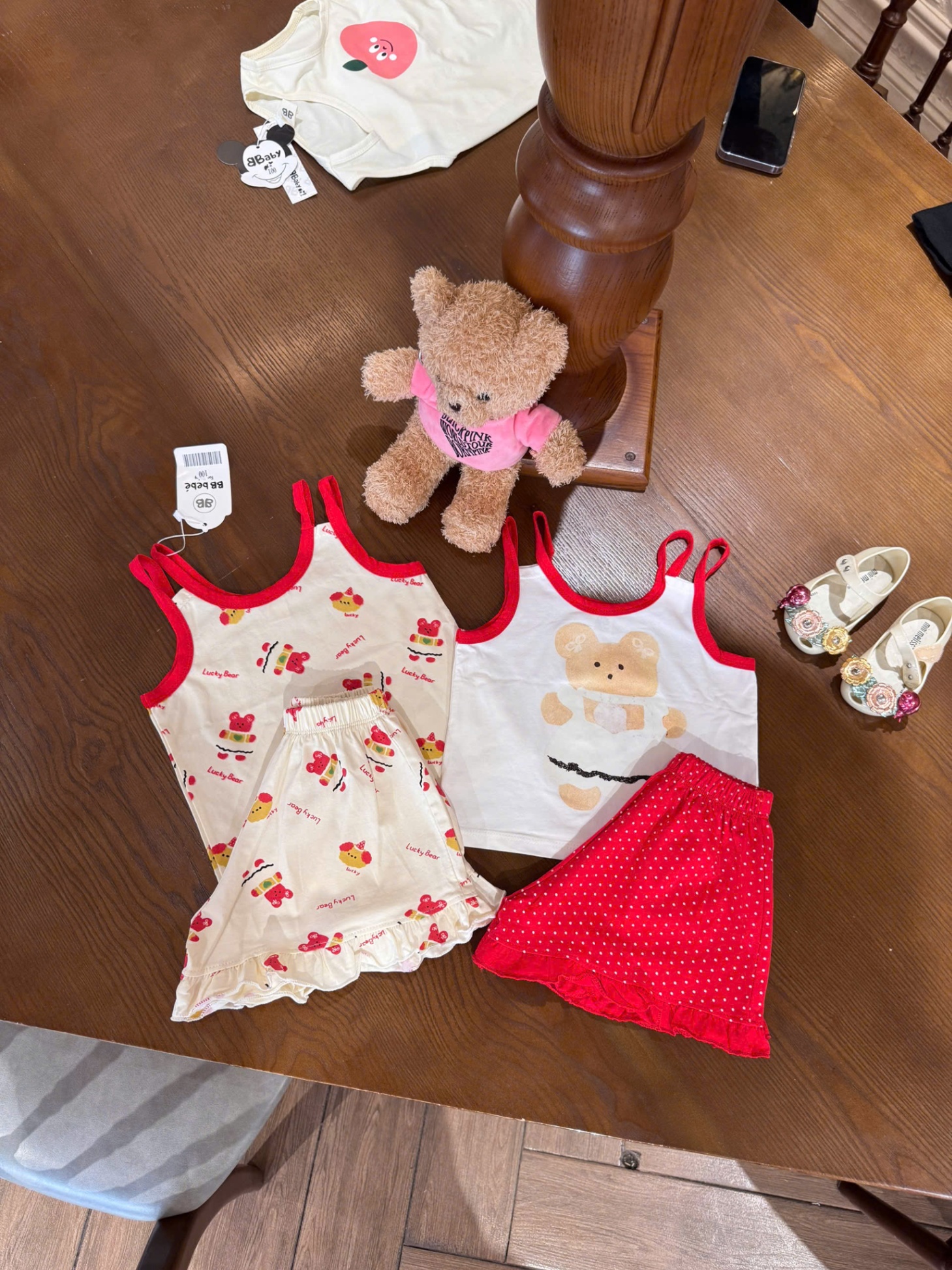 B254 - SET 2 BỘ GẤU LUCKY BEAR 2 DÂY VIỀN ĐỎ