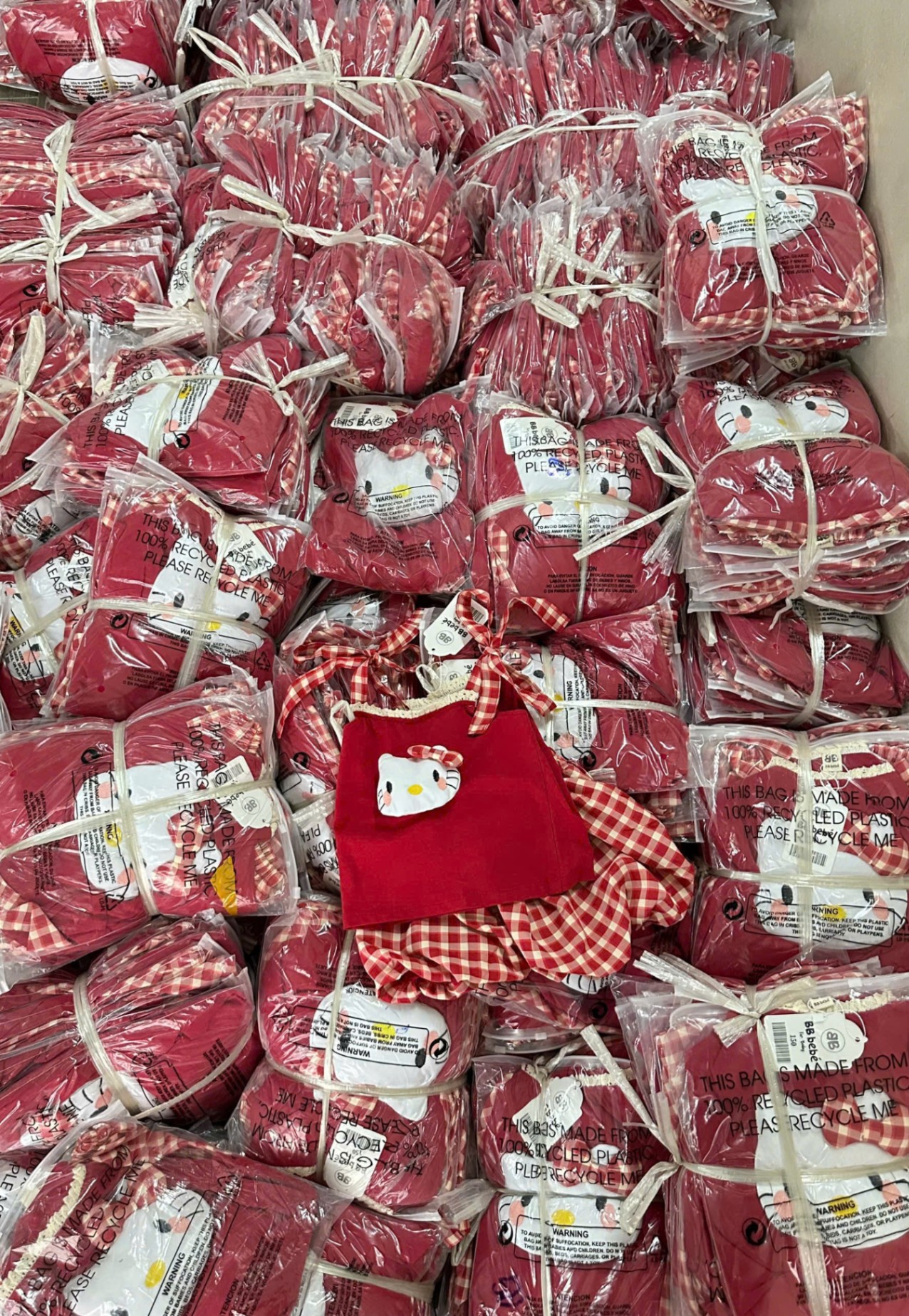 A136 - SET BỘ ĐỎ 2 DÂY KITTY NHỒI BÔNG