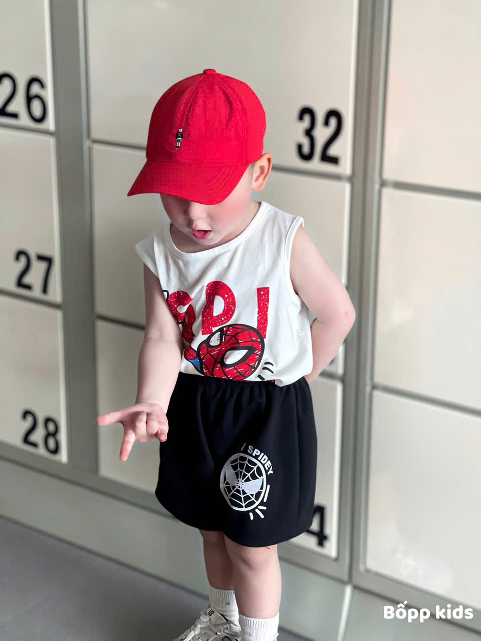 XẢ A545 - SET 2 BỘ BA LỖ NHỆN ĐỎ TRẮNG QUẦN ĐEN