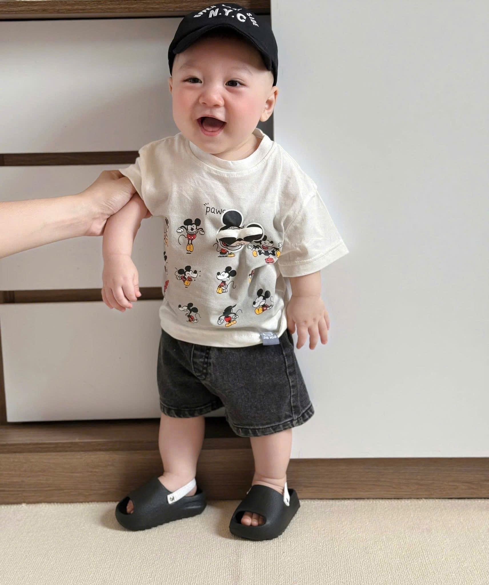 A107 - (GOM) SET ÁO MICKEY QUẦN BÒ BÉ TRAI