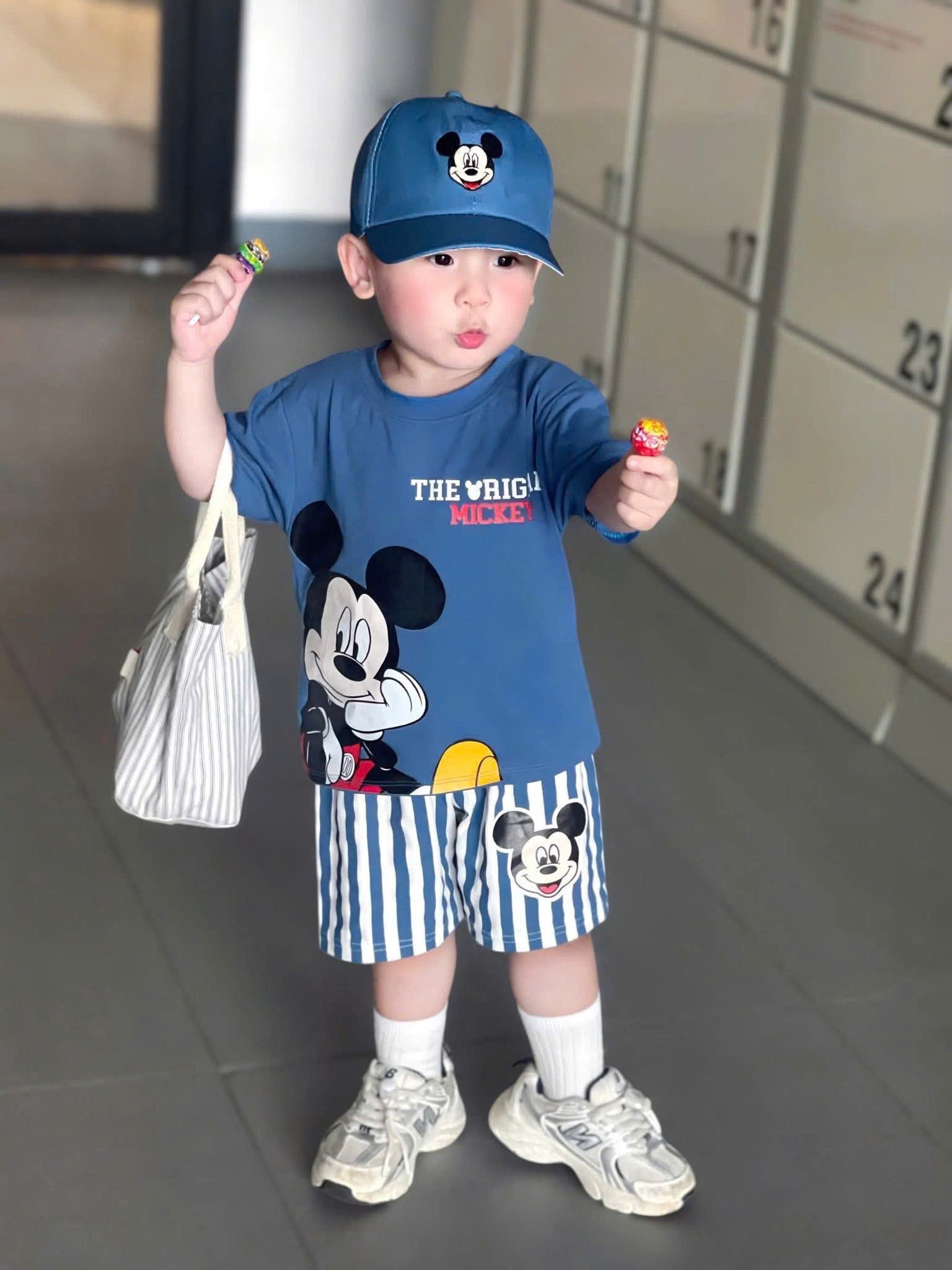 A391 - (GOM) SET MICKEY XANH QUẦN SỌC KÈM MŨ
