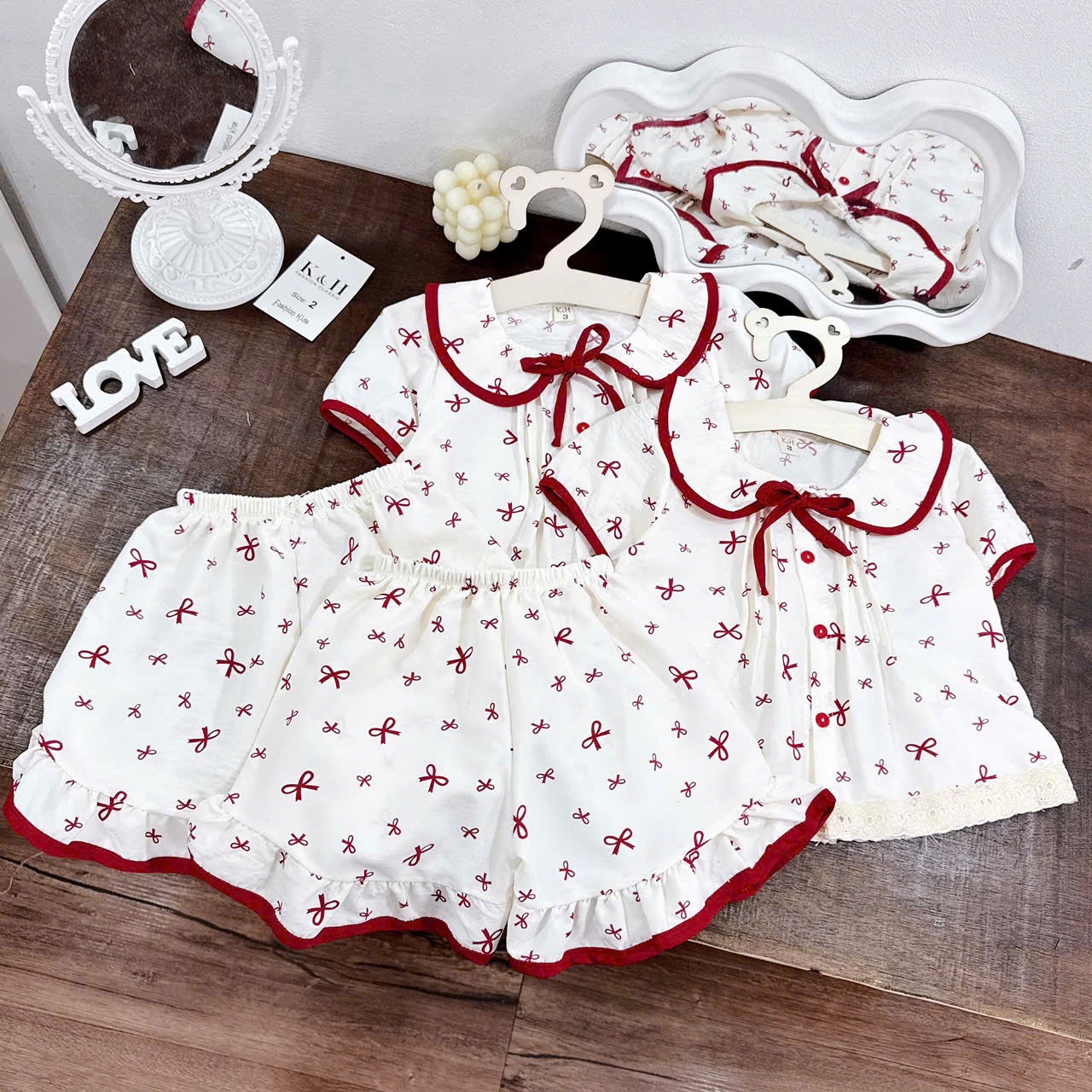 XẢ C185 - SET BỘ TRẮNG BÈO NƠ NHÍ PHỐI VIỀN ĐỎ