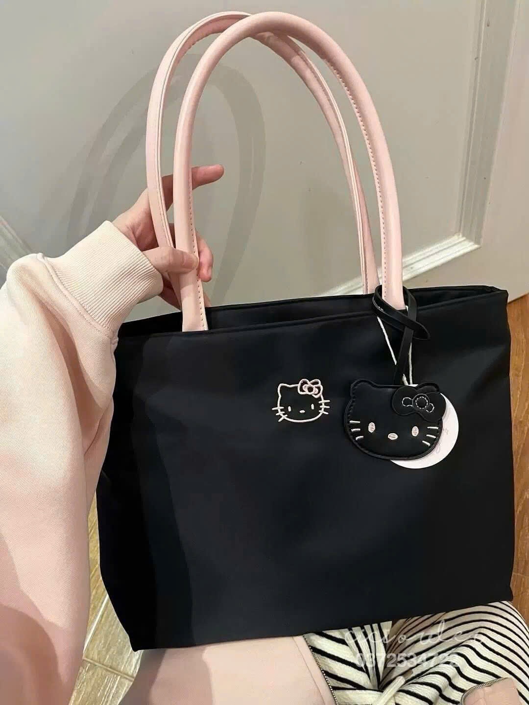 A846 - TÚI XÁCH ĐEN CANVAS KITTY