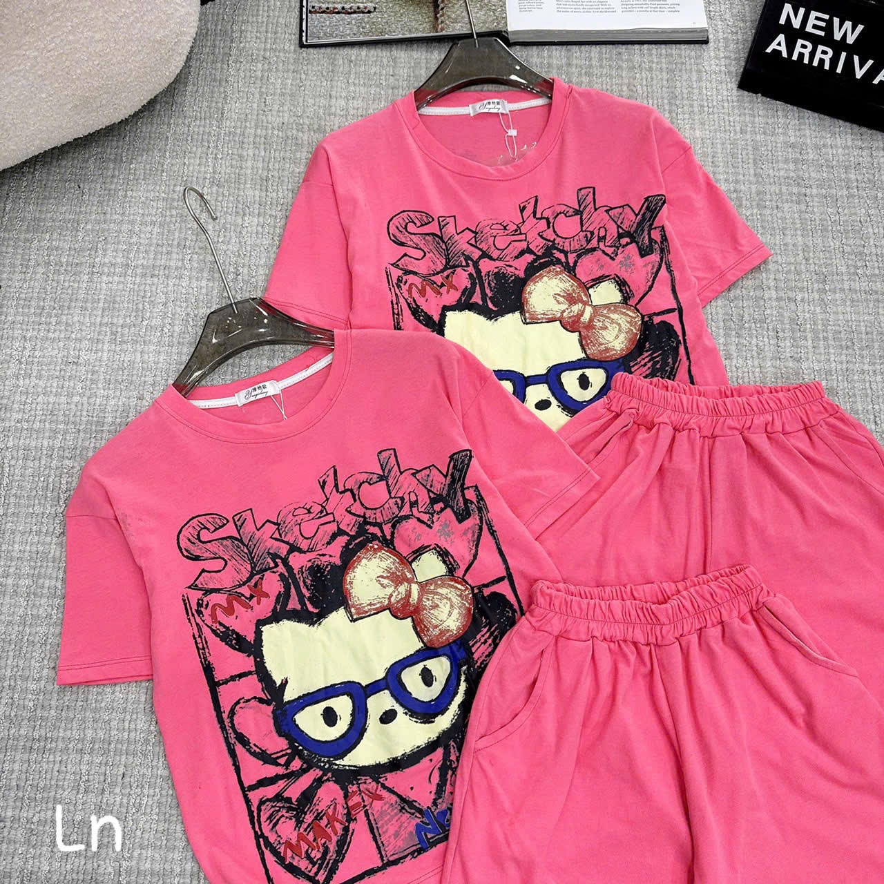 XẢ C03 - SET BỘ HỒNG KITTY SKETCHY BÉ GÁI