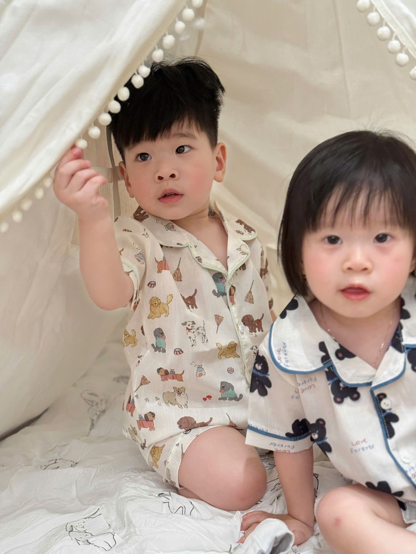 XẢ A319 - SET 2 BỘ PIJAMA GẤU ĐEN CHÓ