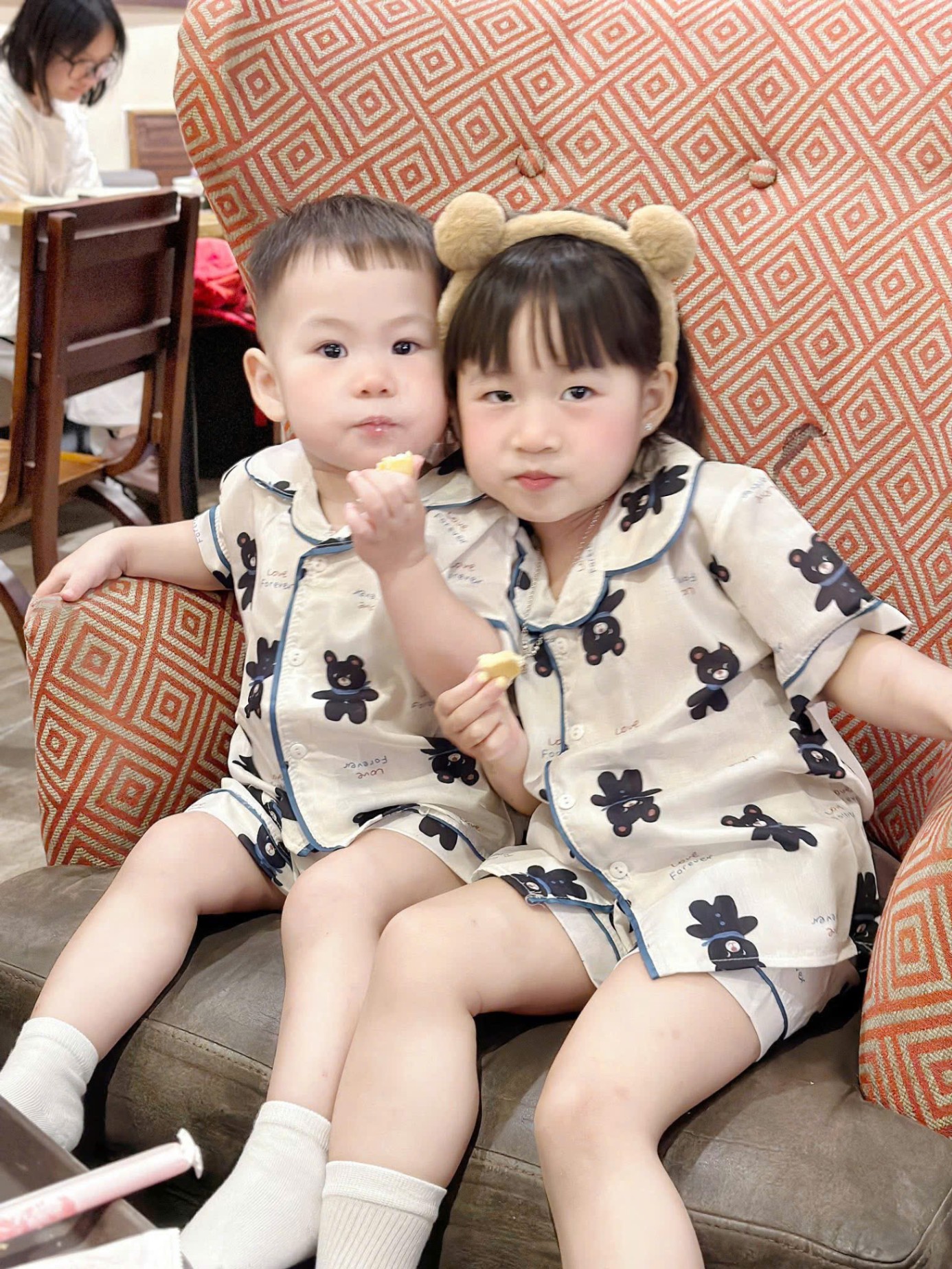 XẢ A319 - SET 2 BỘ PIJAMA GẤU ĐEN CHÓ