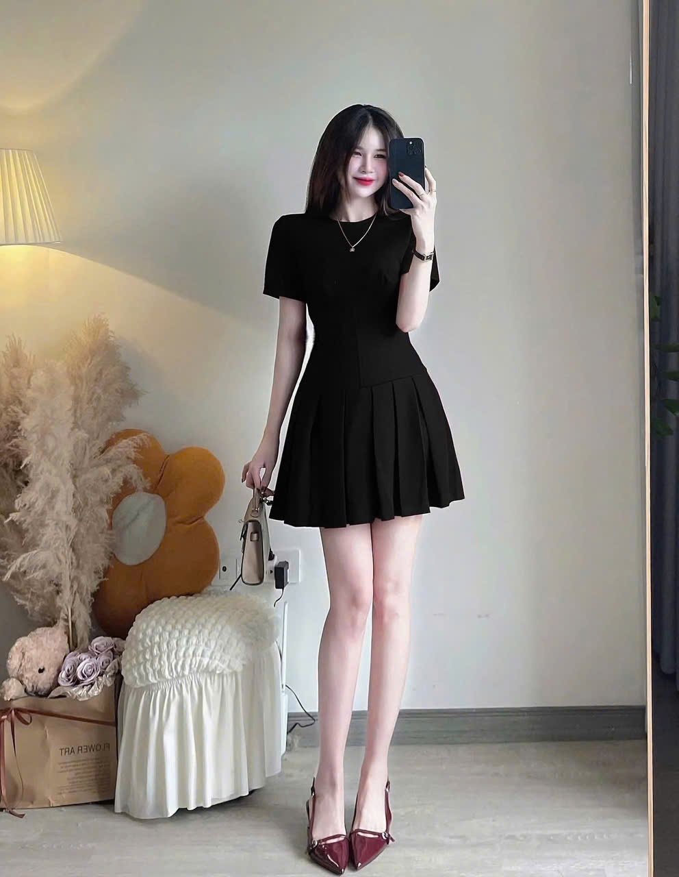 B522 - (GOM) VÁY ĐEN CHÂN XÒE XẾP LY