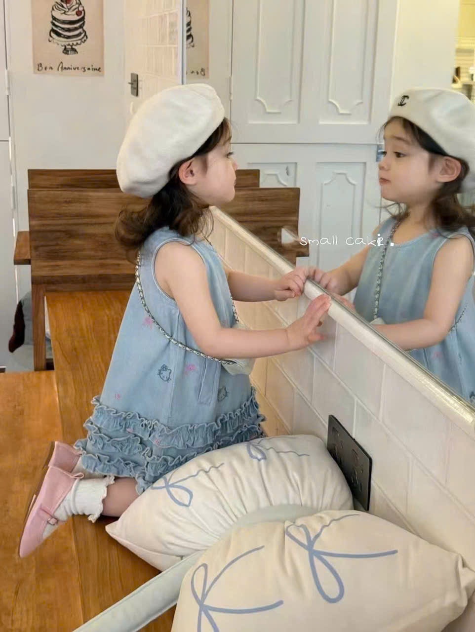XẢ B878 - VÁY JEAN THÊU MÈO KITTY PHỐI BÈO NHÚN