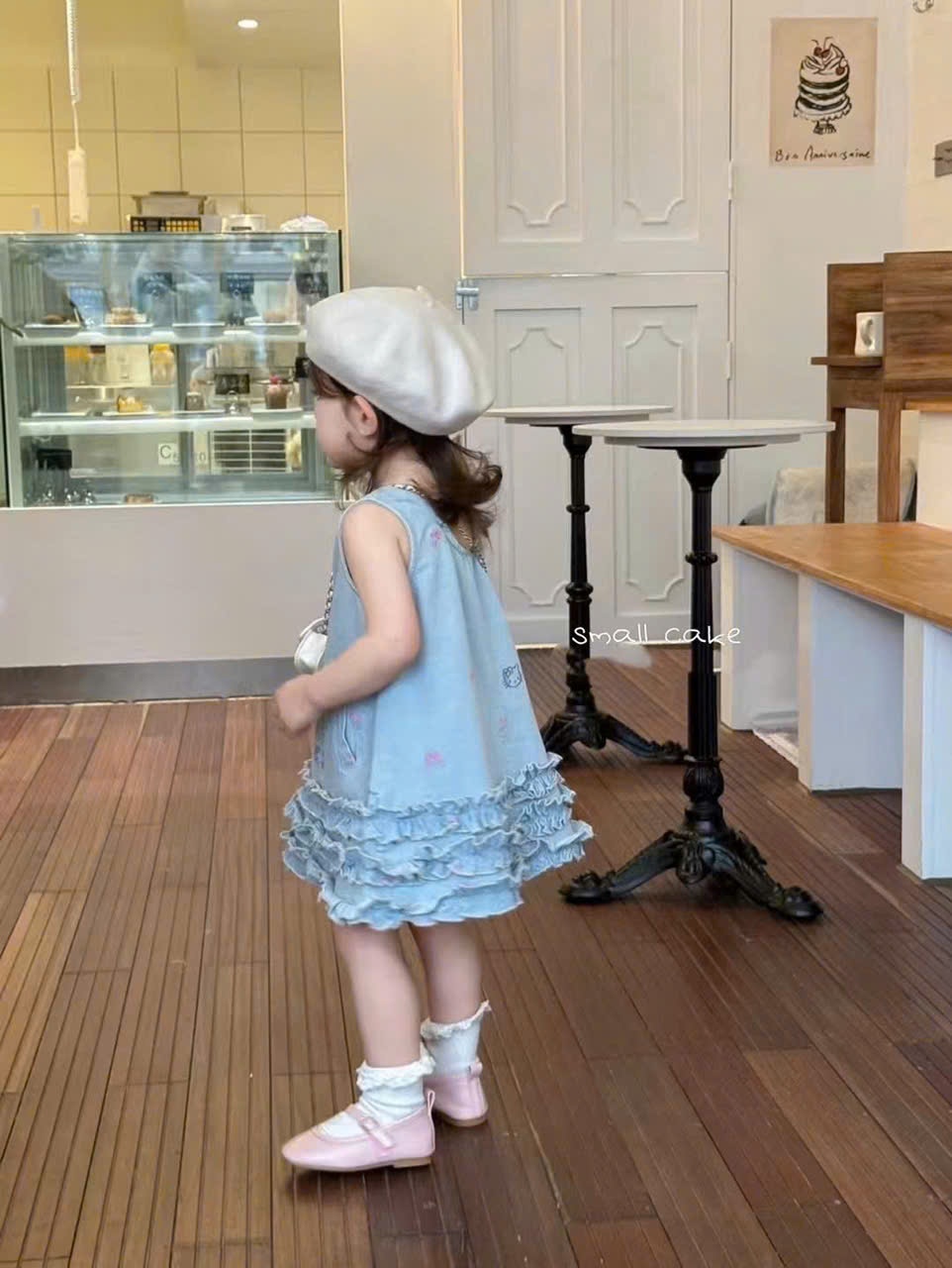 XẢ B878 - VÁY JEAN THÊU MÈO KITTY PHỐI BÈO NHÚN
