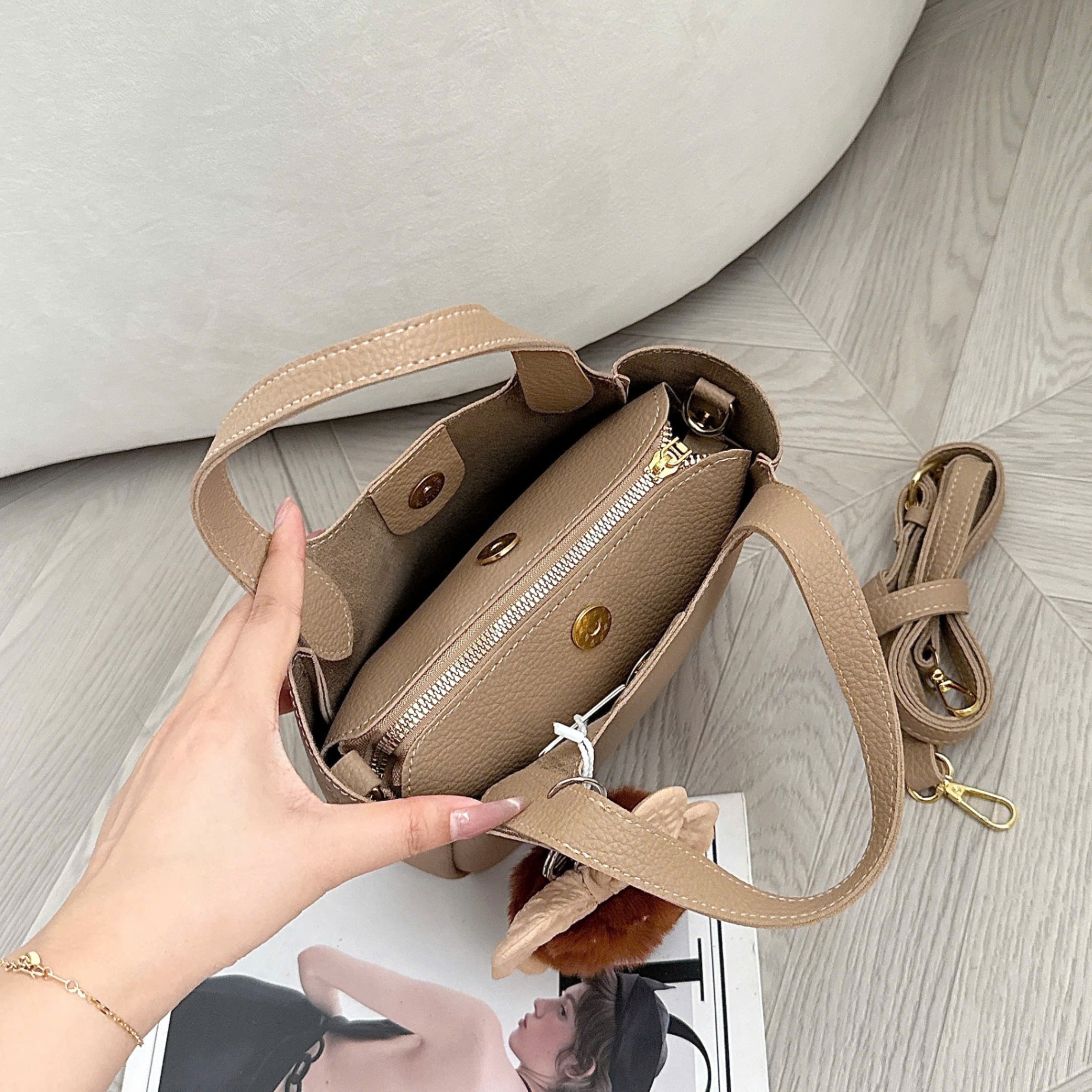 B735 - TÚI XÁCH QC DA SẦN SIZE 20