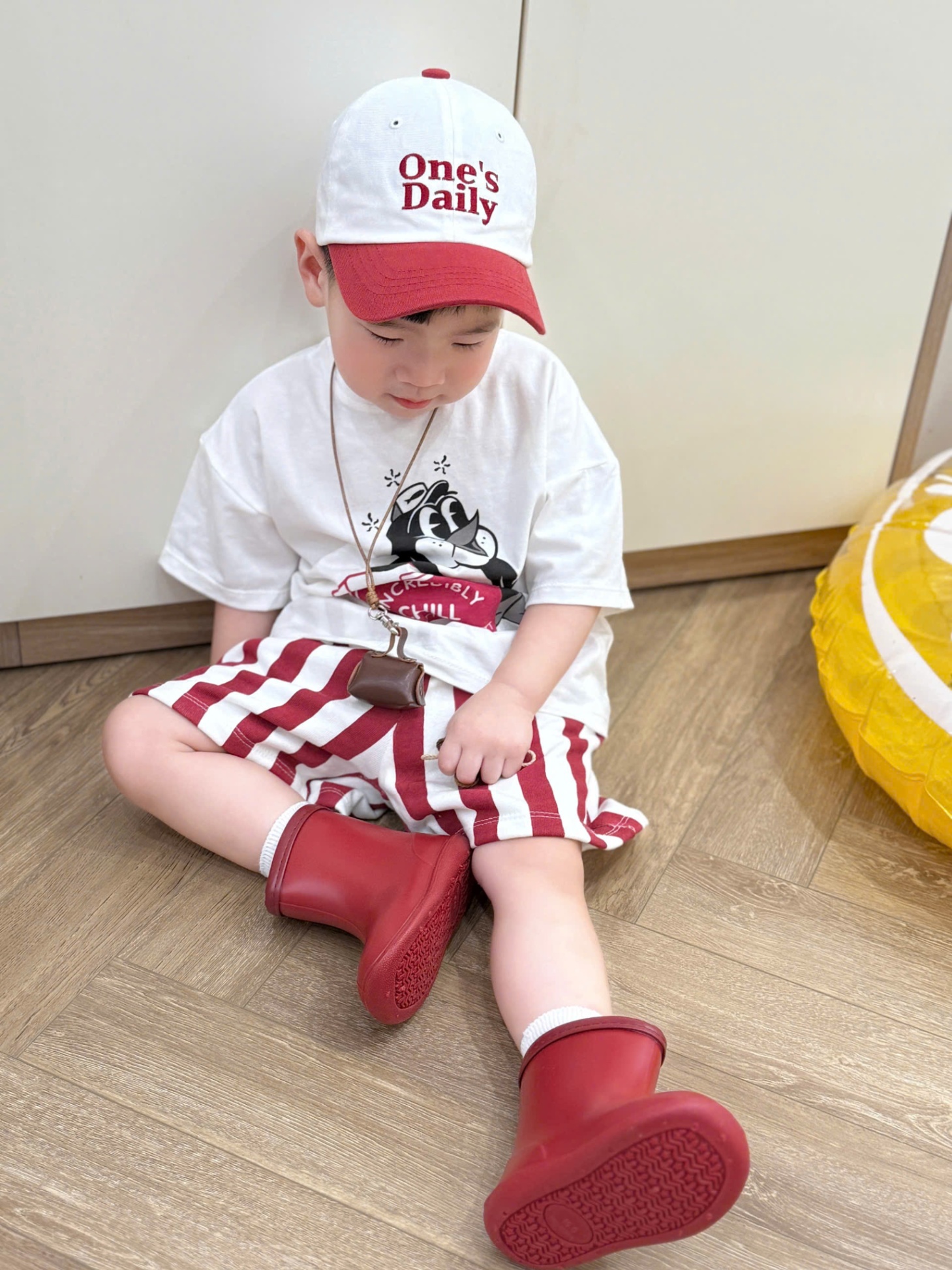A148 - (GOM) SET 2 BỘ DAY DREAM ĐEN TRẮNG QUẦN KẺ ĐỎ VÀNG