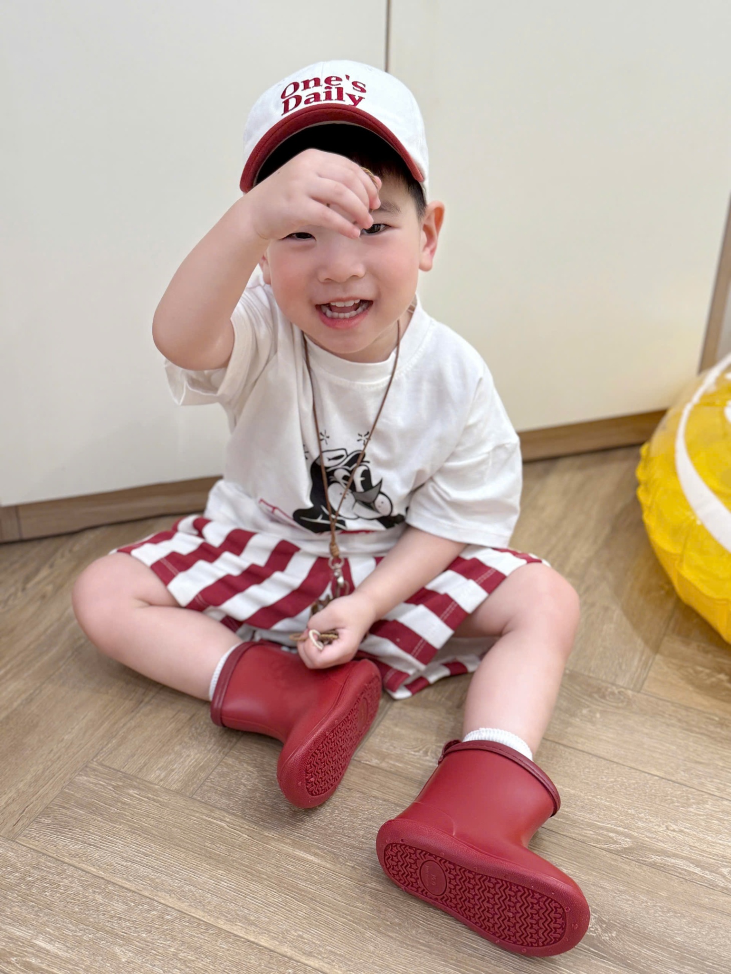A148 - (GOM) SET 2 BỘ DAY DREAM ĐEN TRẮNG QUẦN KẺ ĐỎ VÀNG