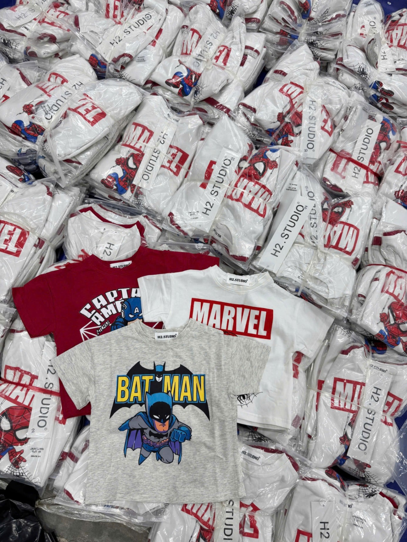 A749 - SET 3 ÁO CAPTAIN BATMAN MARVEL ĐỎ TRASWNGS XÁM