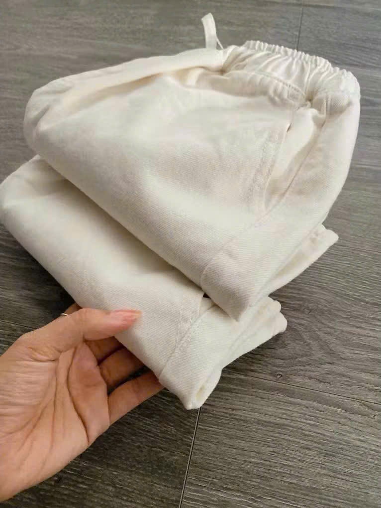 A472 - (GOM) QUẦN SHORT KEM CHUN THÊU NGỰA