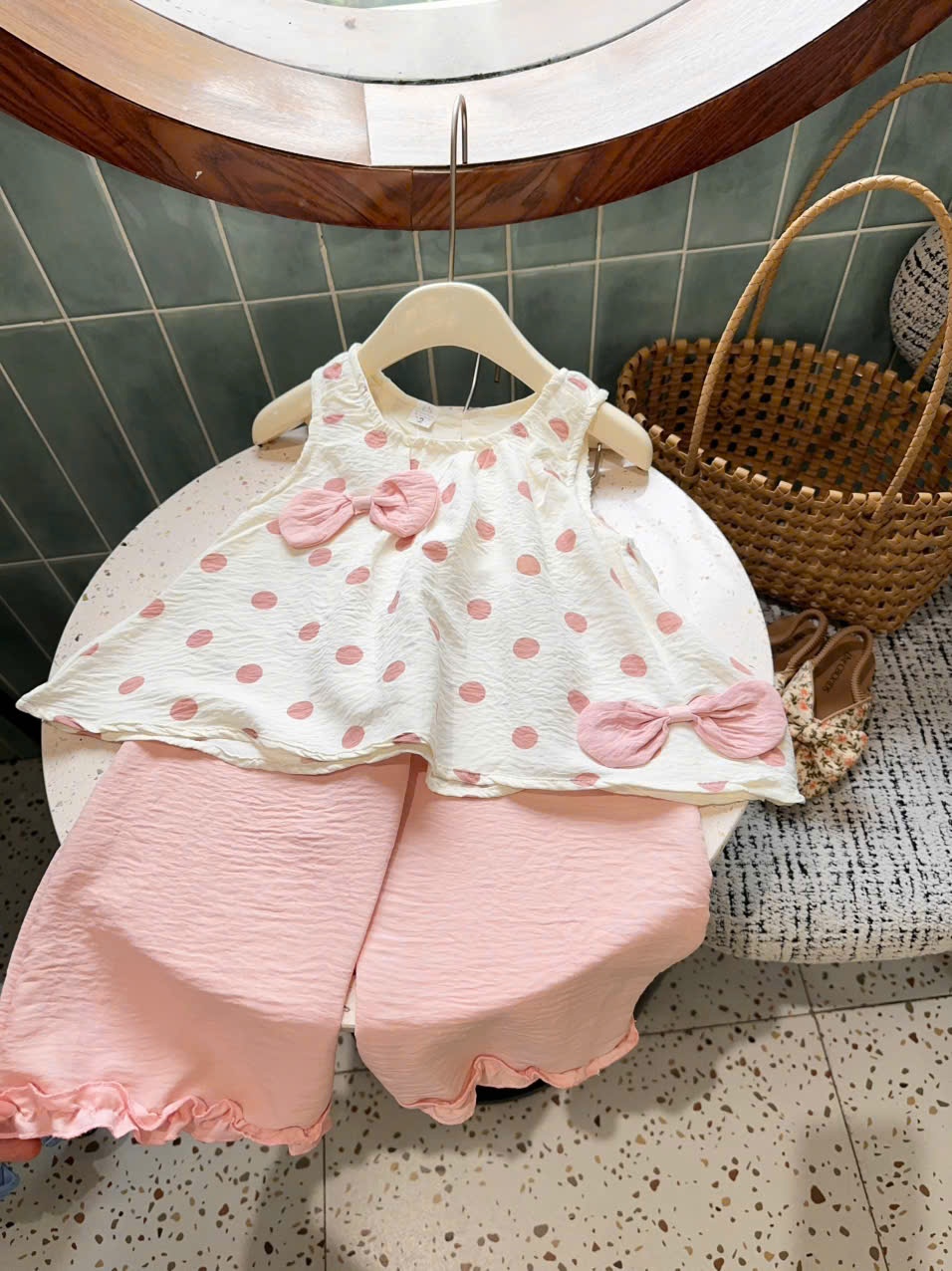 B814 - SET ĐŨI ÁO CHẤM BI ĐÍNH NƠ