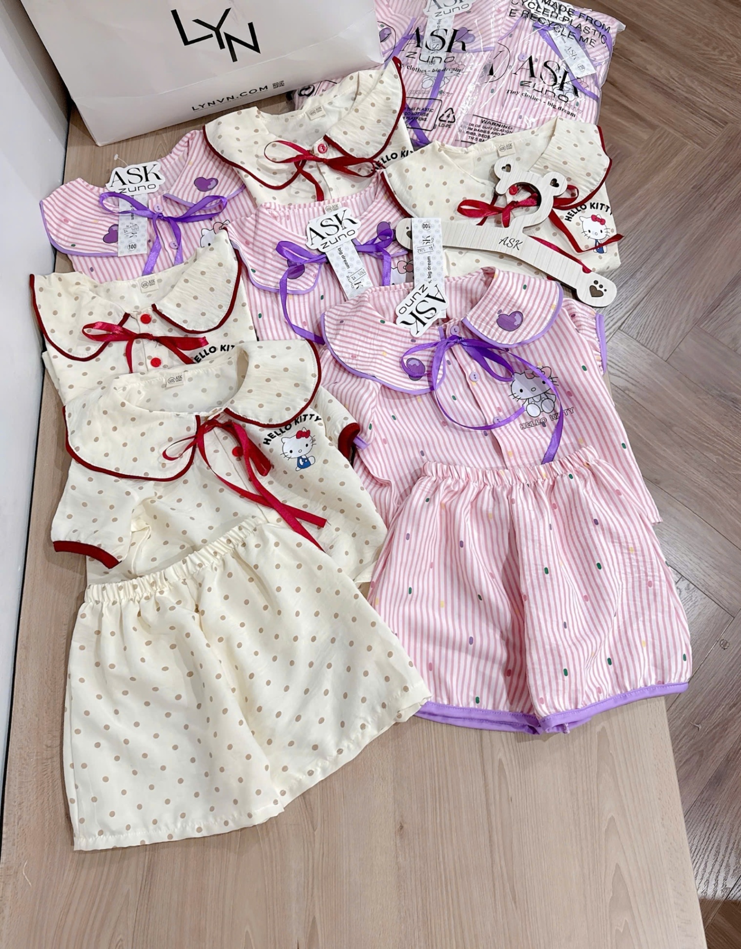 B538 - SET 2 BỘ KITTY CHẤM BI BE VIỀN ĐỎ HỒNG KẺ VIỀN TÍM