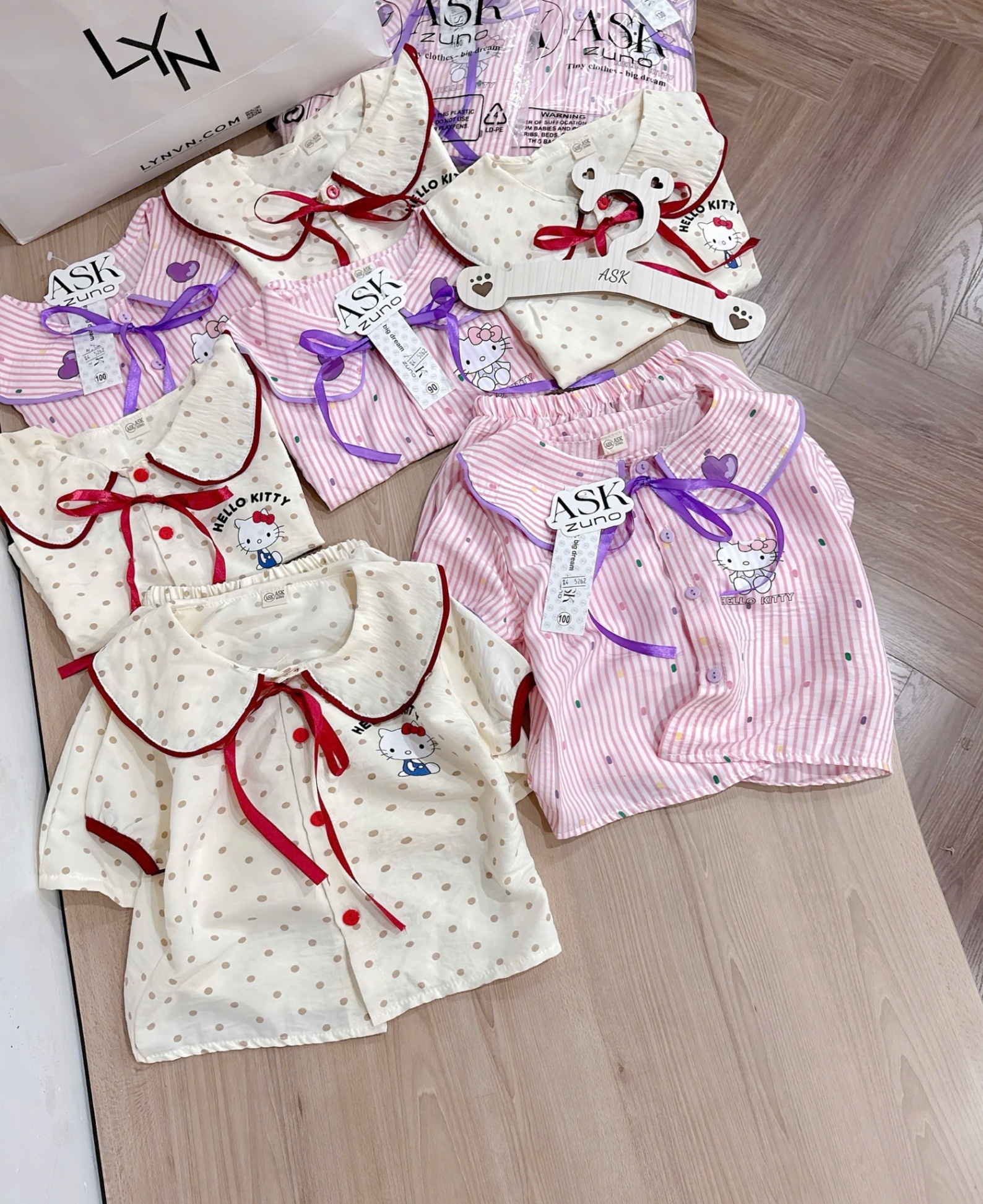B538 - SET 2 BỘ KITTY CHẤM BI BE VIỀN ĐỎ HỒNG KẺ VIỀN TÍM