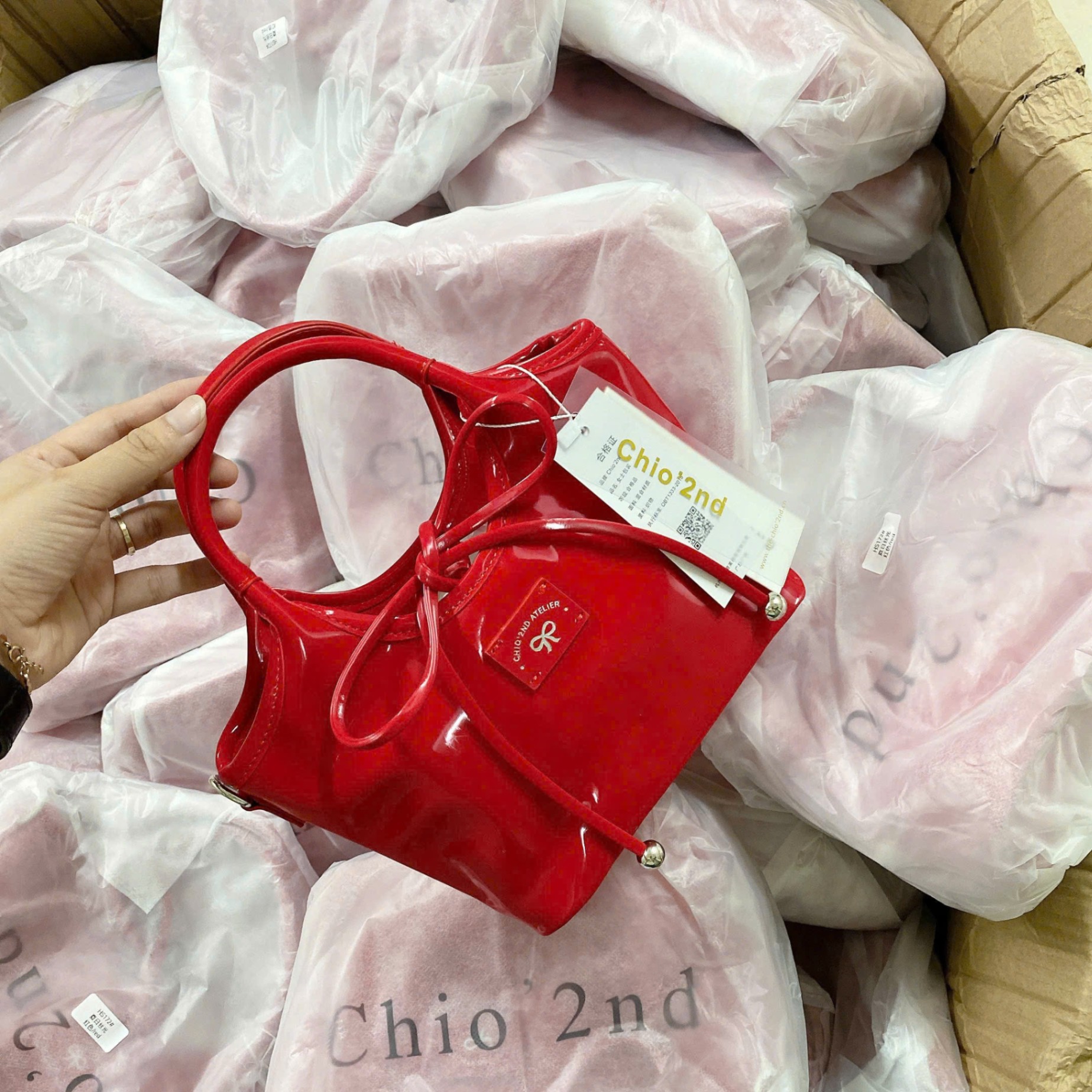 B381 - TÚI XÁCH CHIO ĐỎ QUAI XÁCH ĐEO CHÉO
