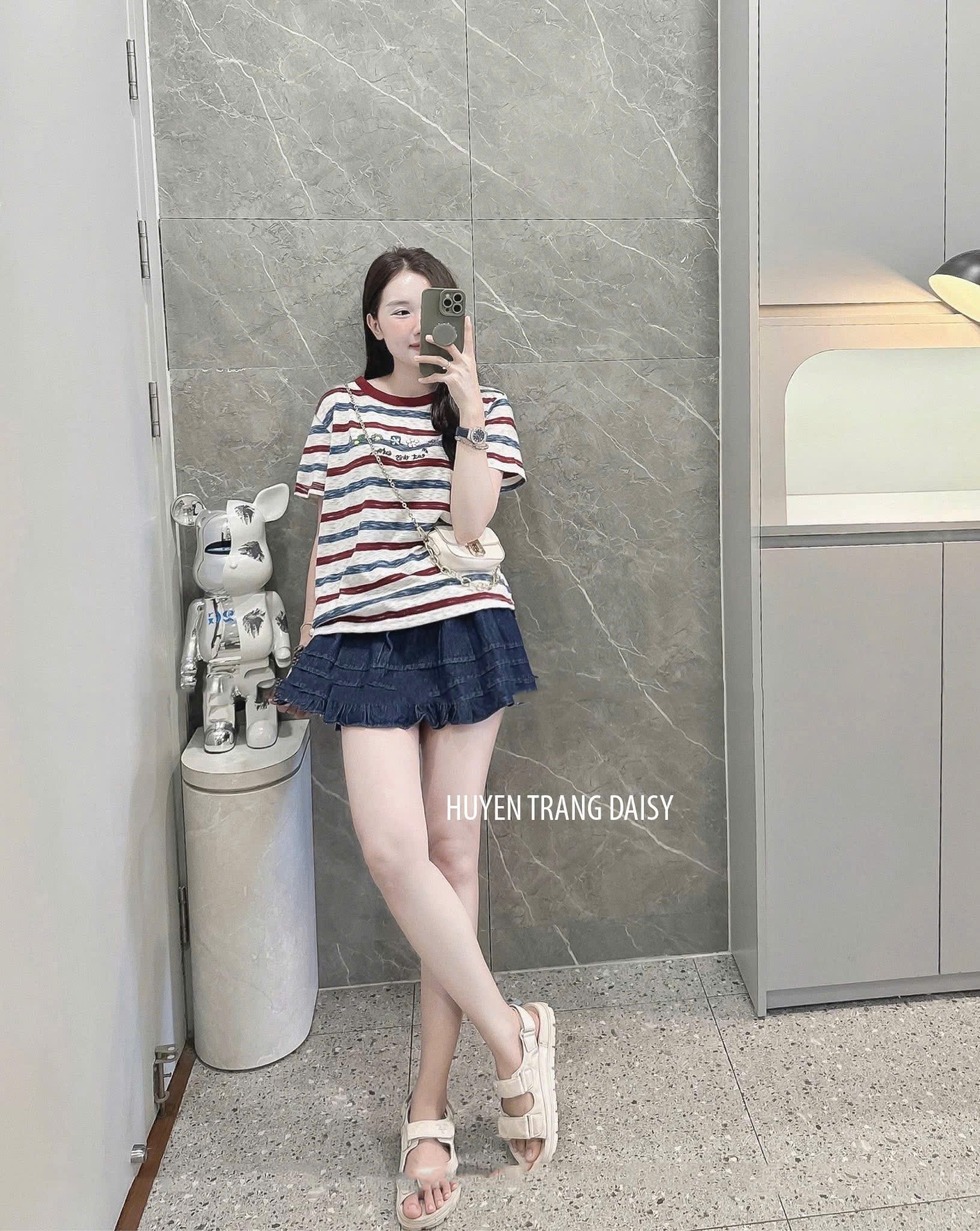 A412 -(GOM) ÁO XƯỚC KẺ VIỀN CỔ ĐỎ