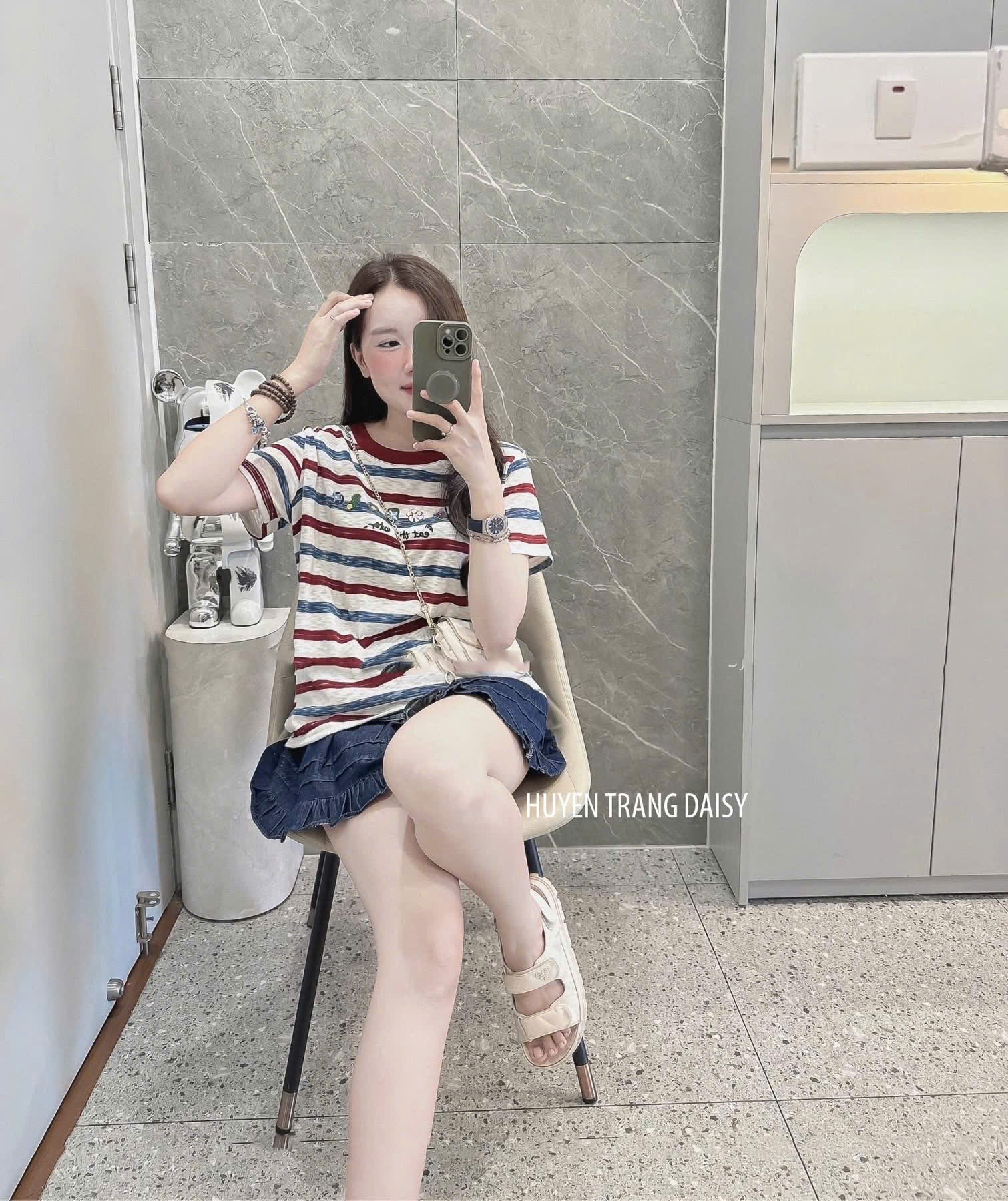 A412 -(GOM) ÁO XƯỚC KẺ VIỀN CỔ ĐỎ