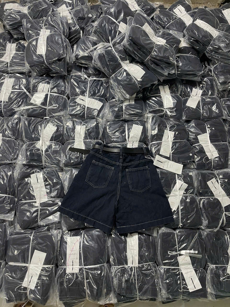 B890 - (GOM) QUẦN SHORT NGỐ JEANS DÁNG RỘNG KÈM ĐAI