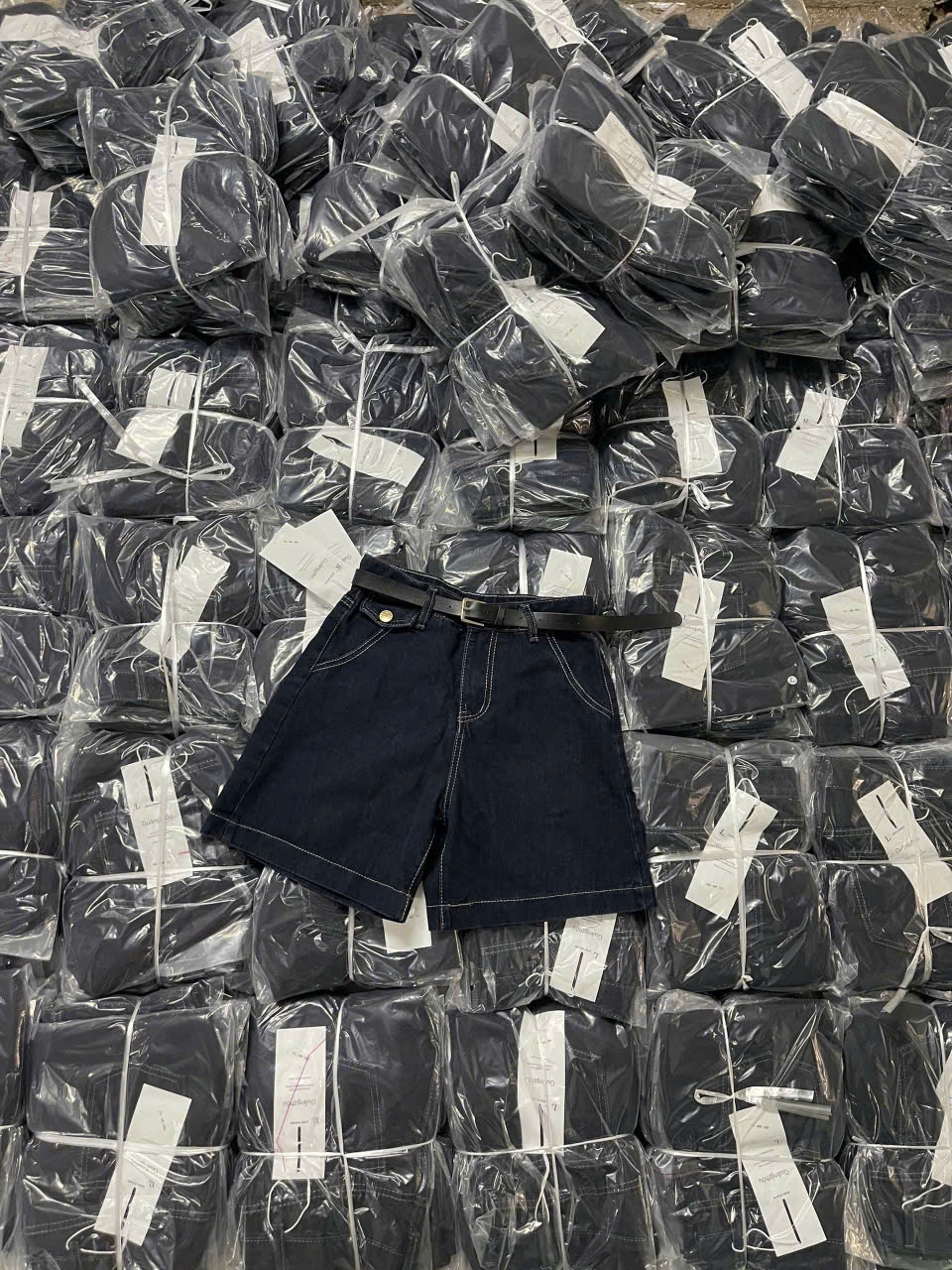 B890 - (GOM) QUẦN SHORT NGỐ JEANS DÁNG RỘNG KÈM ĐAI