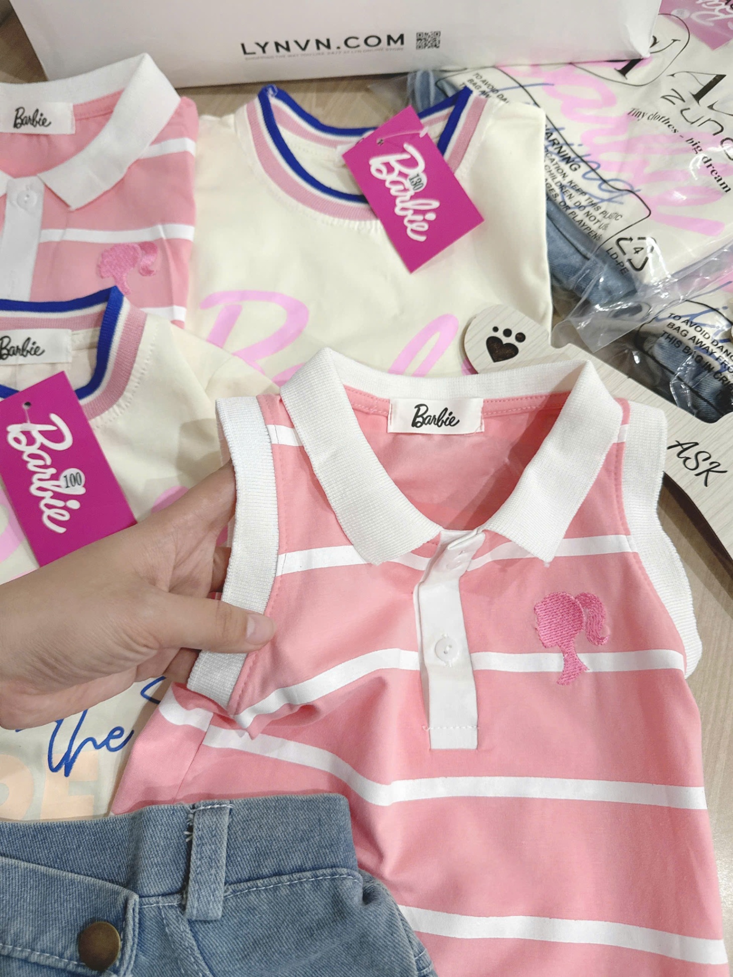A708 - SET 3CT ÁO BARBIE BE HỒNG KÈM CV JEAN