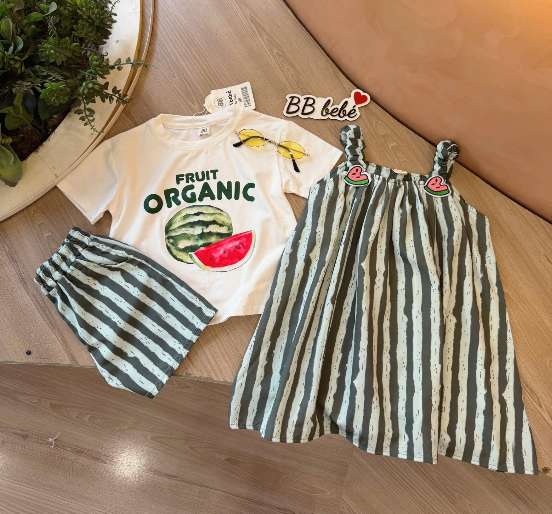 C275 - SET ĐÔI BÉ TRAI BÉ GÁI DƯA HẤU