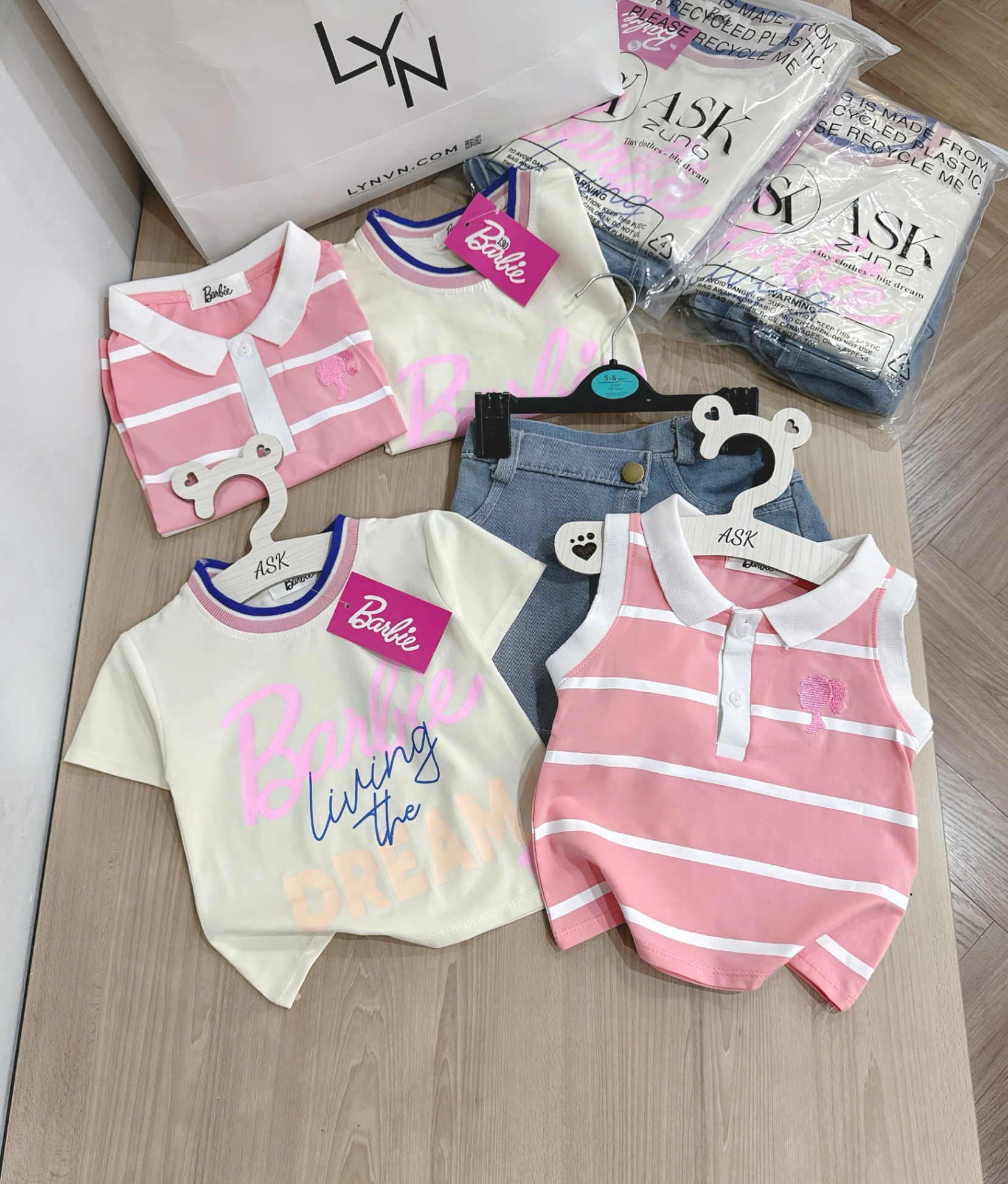 A708 - SET 3CT ÁO BARBIE BE HỒNG KÈM CV JEAN