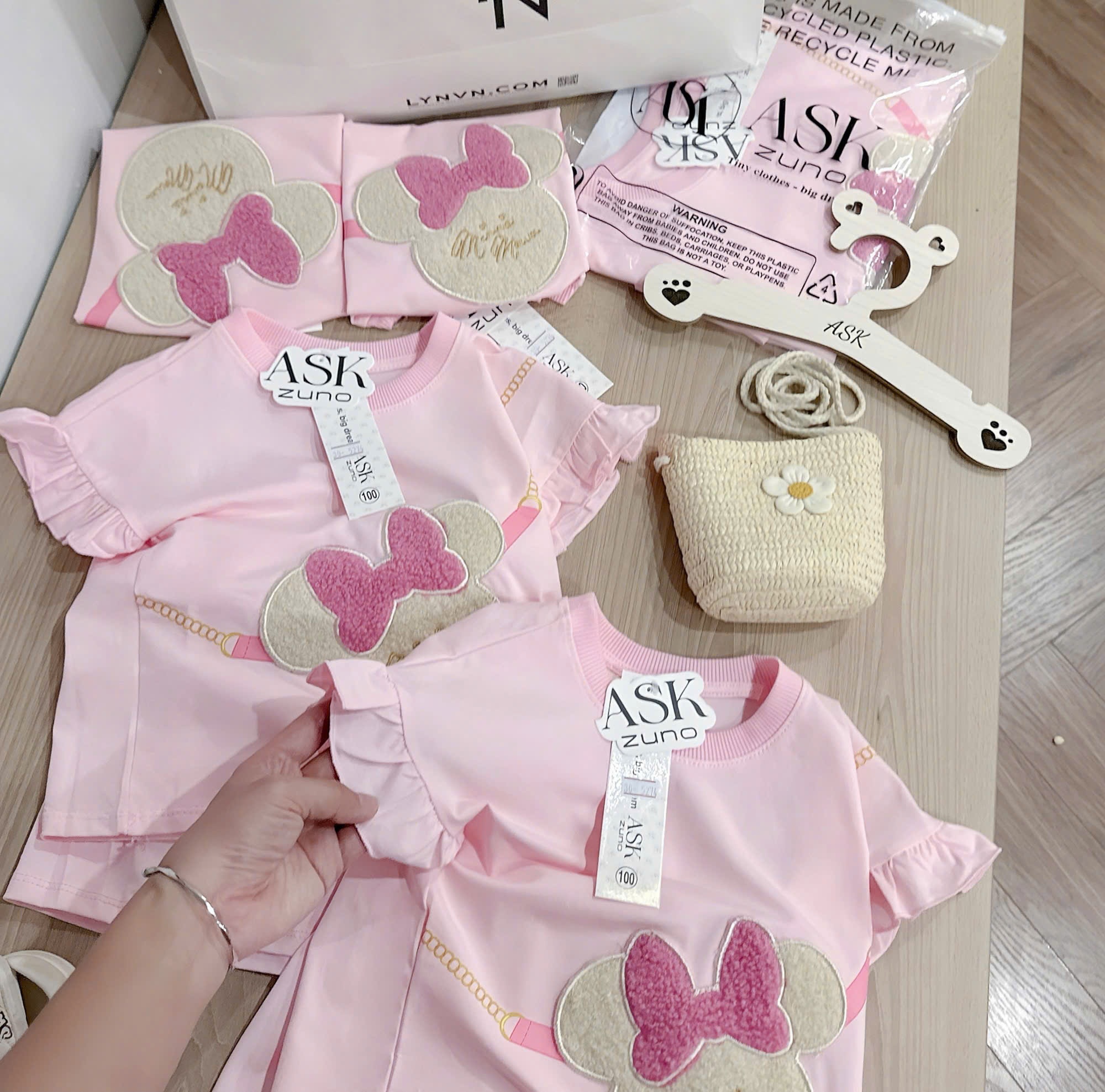 C88 - SET BỘ HỒNG MINNIE THÊU ĐÁP LÔNG NỔI