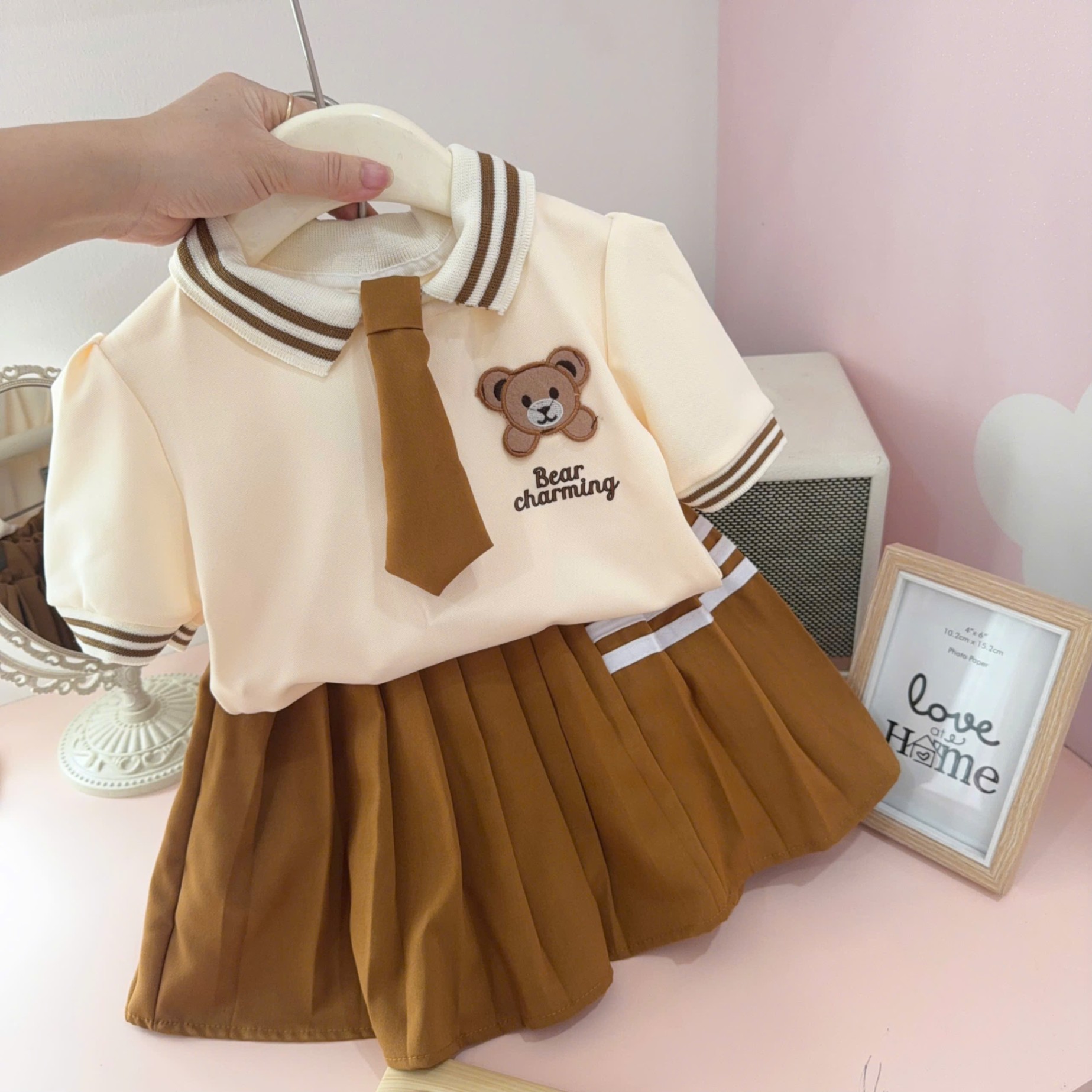 C215 - SET ÁO POLO THÊU GẤU KÈM CAVAT MIX CV NÂU