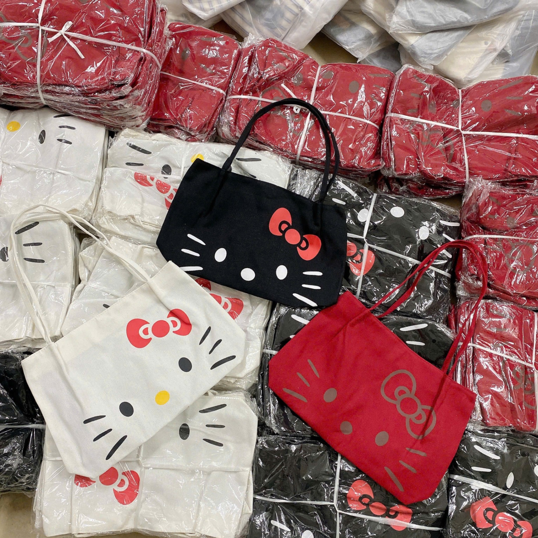 A658 - TÚI XÁCH HỌA TIẾT KITTY BIGSIZE