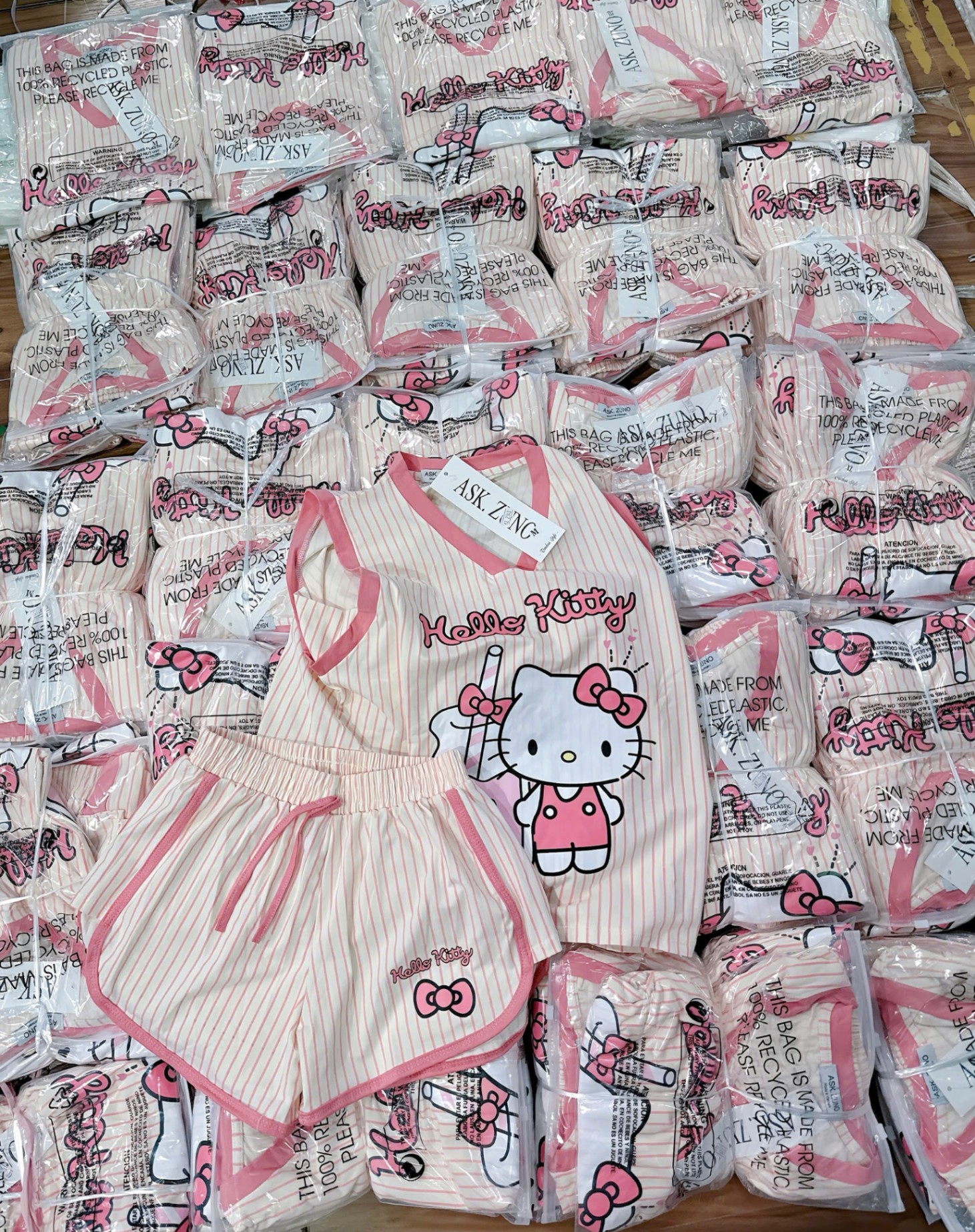A898 - SET BỘ HELLO KITTY KẺ SỌC HỒNG BA LỖ QUẦN CỘC