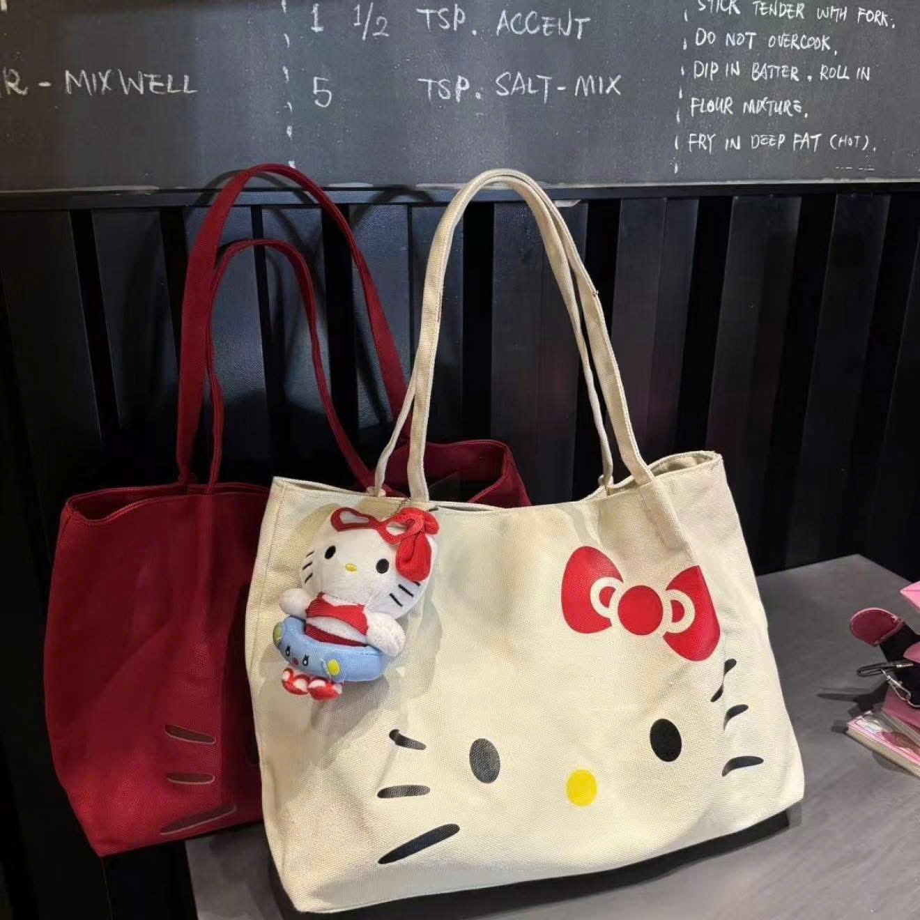 A658 - TÚI XÁCH HỌA TIẾT KITTY BIGSIZE