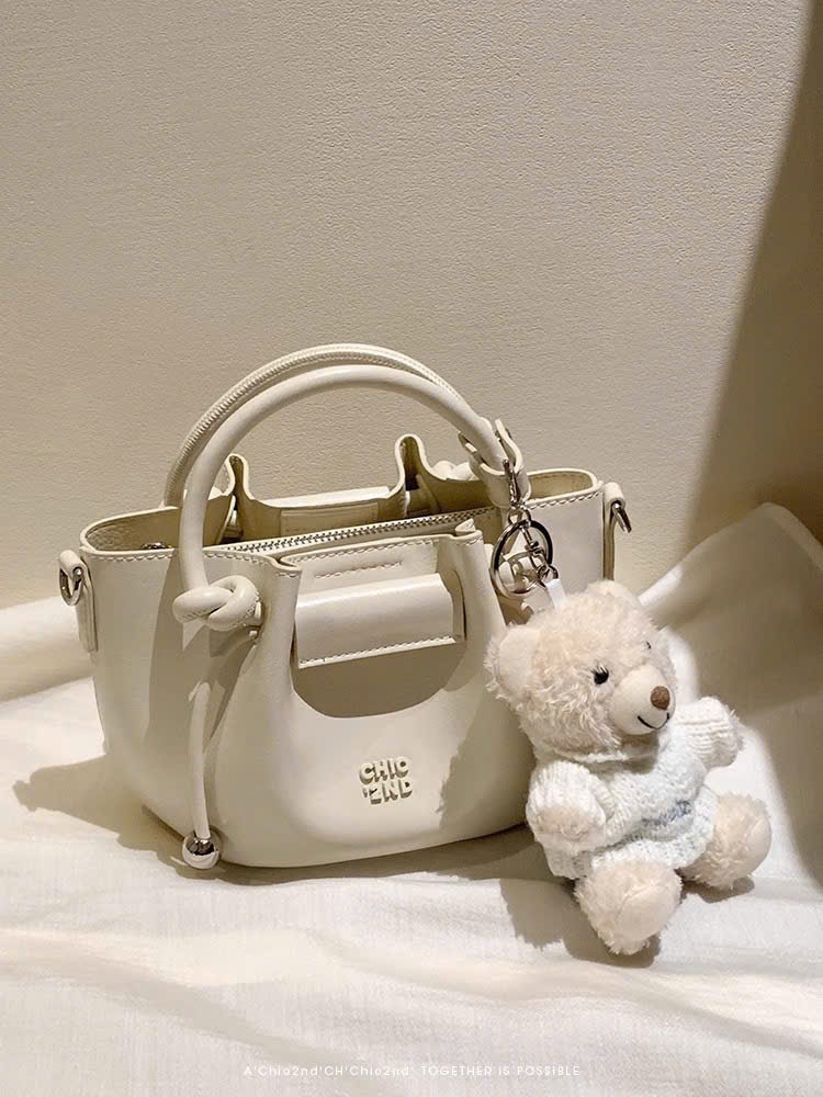 A573 - TÚI XÁCH CHIO TRẮNG KEM SIZE 17CM