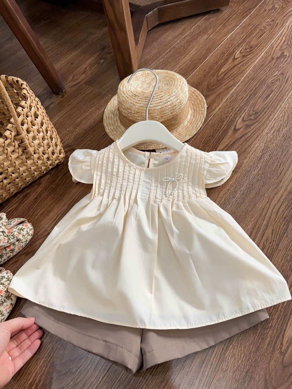 A675 - SET ÁO CÁNH TIÊN XẾP LY NGỰC QUẦN SHORT NÂU TÂY