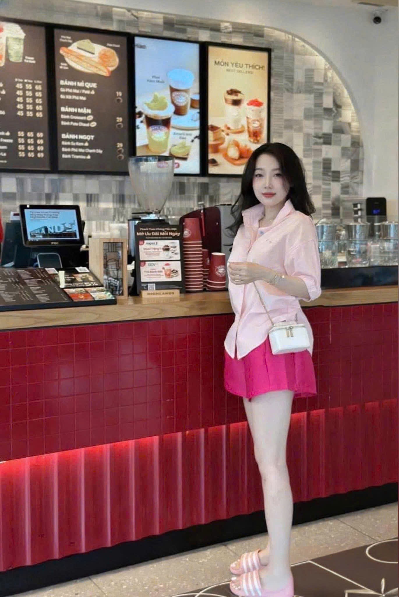 B862 -(GOM) SET ÁO SƠ MI HỒNG QUẦN TAFTA
