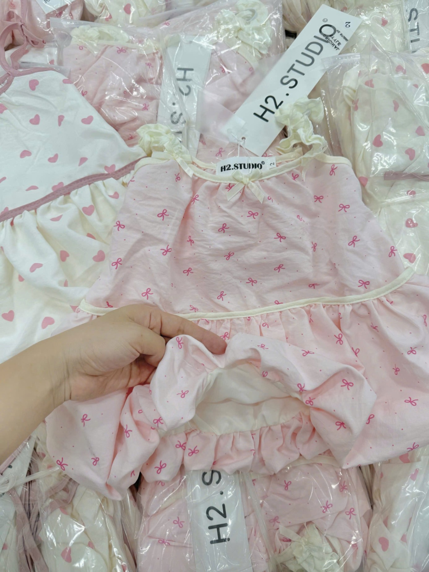 C349 - SET 2 VÁY BÍ BỒNG TRÁI TIM NƠ HỒNG TRẮNG