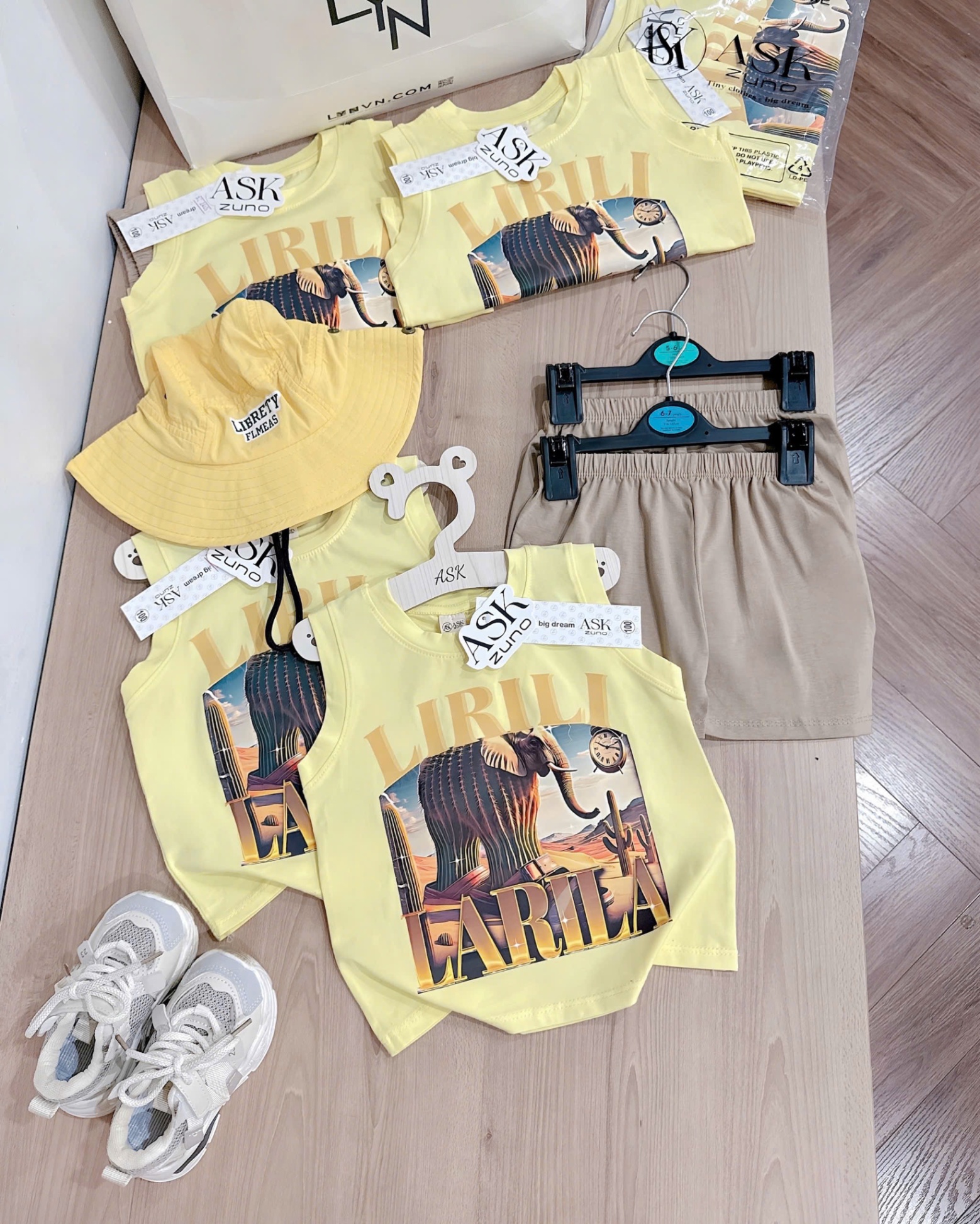 A775 - SET BỘ VOI LIRILI LARILA VÀNG QUẦN NÂU