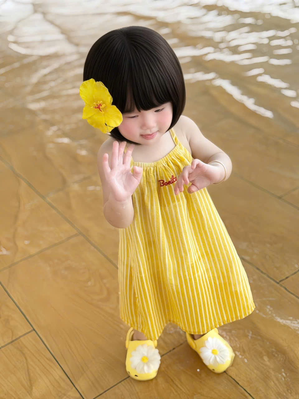 A884 -(GOM) SET VÁY BG BỘ BÉ TRAI SỌC VÀNG