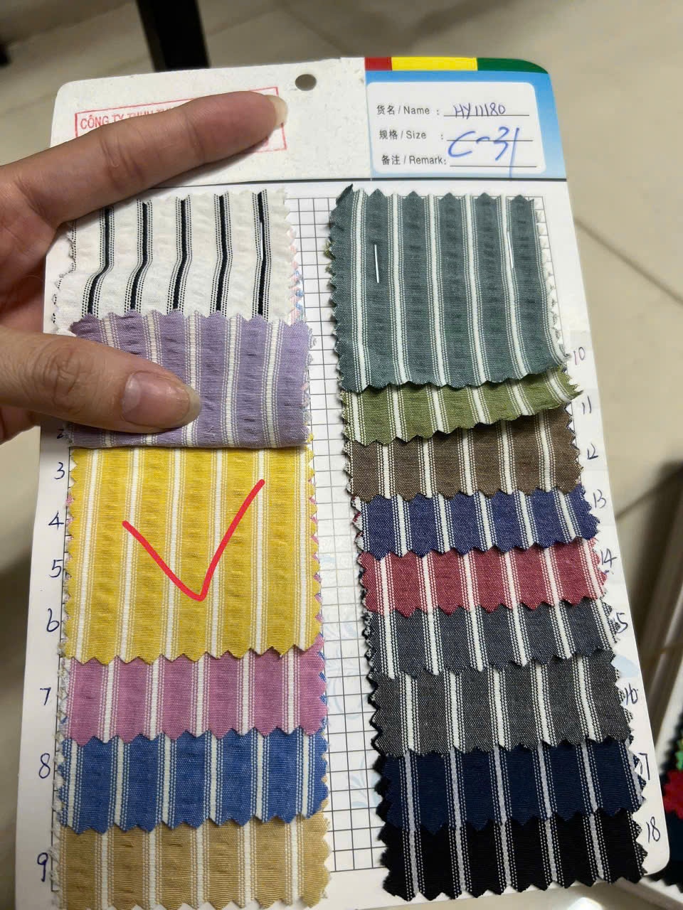 A884 -(GOM) SET VÁY BG BỘ BÉ TRAI SỌC VÀNG