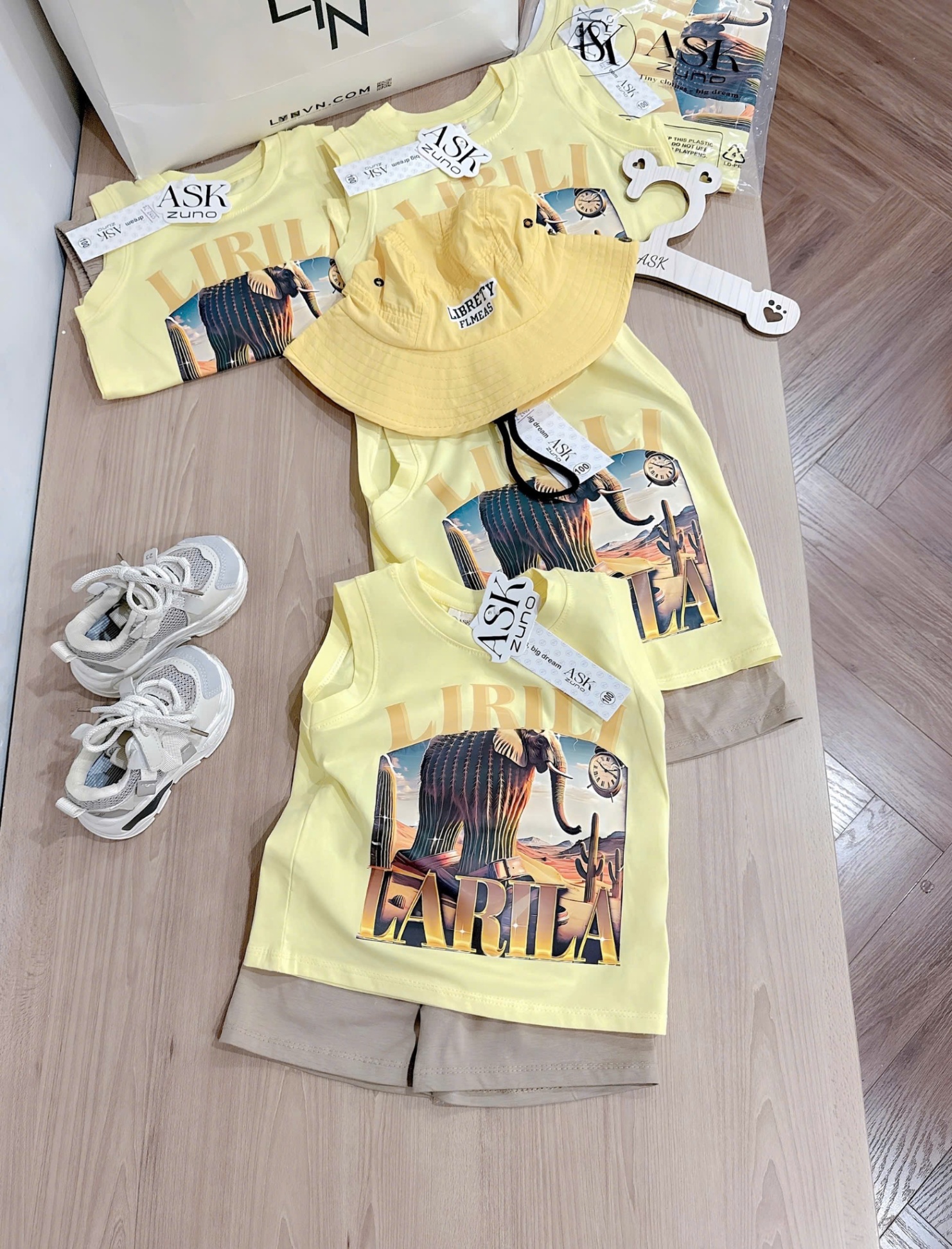 A775 - SET BỘ VOI LIRILI LARILA VÀNG QUẦN NÂU