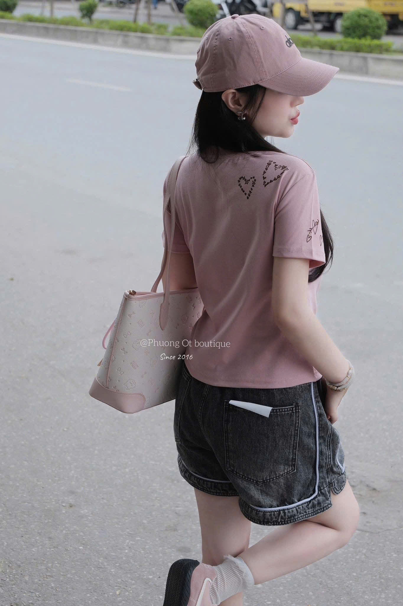 A943 -(GOM) SET ÁO CỘC KITTY HỒNG QUẦN JEAN SHORT